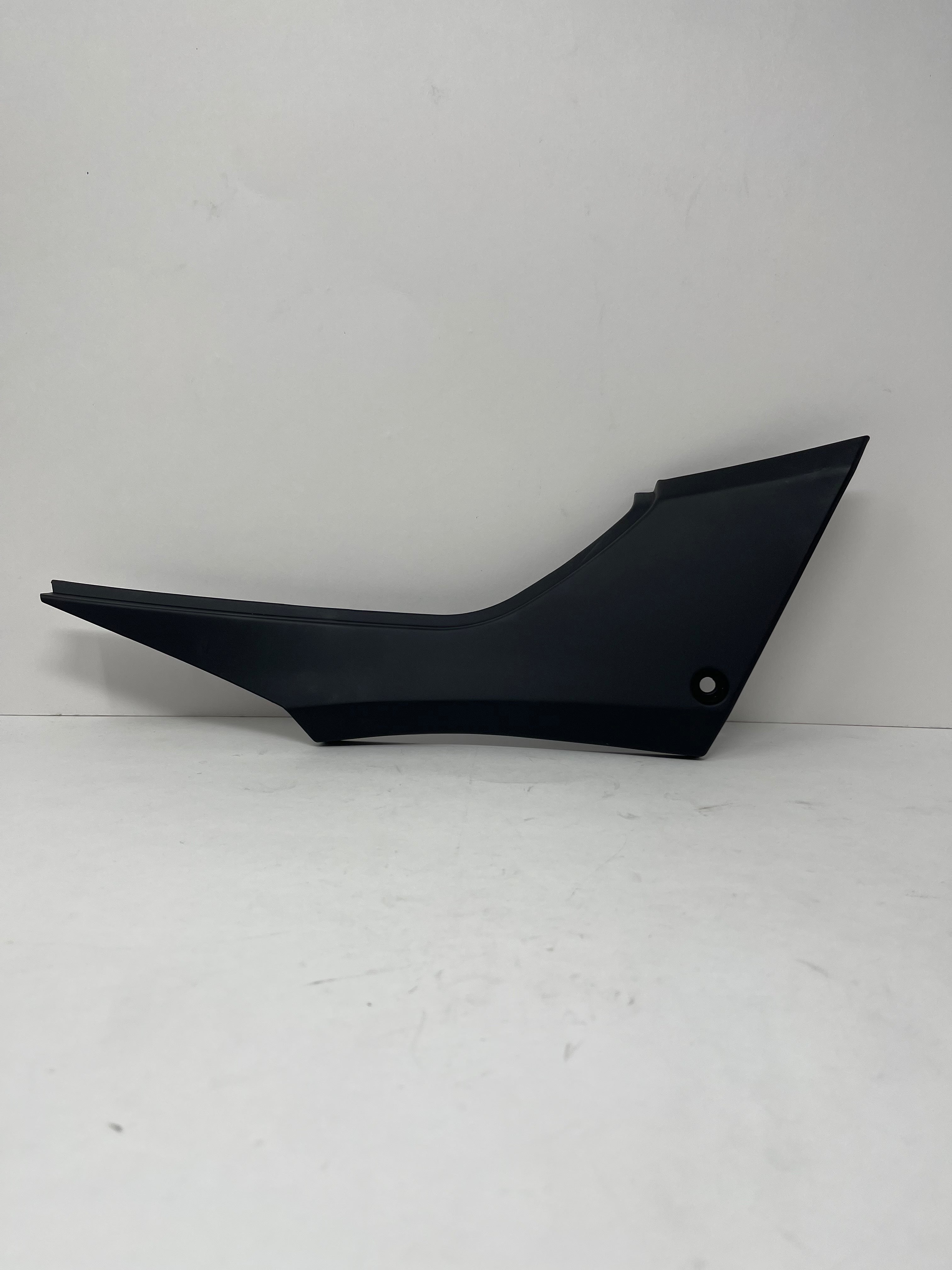 X22GT 250cc Automatic Motorcycle Right Middle Side Panel Replacement Part (YY350 6E 2200161) - Compatible with X22GT Models, Perfect for Motorcycle Repair and Maintenance