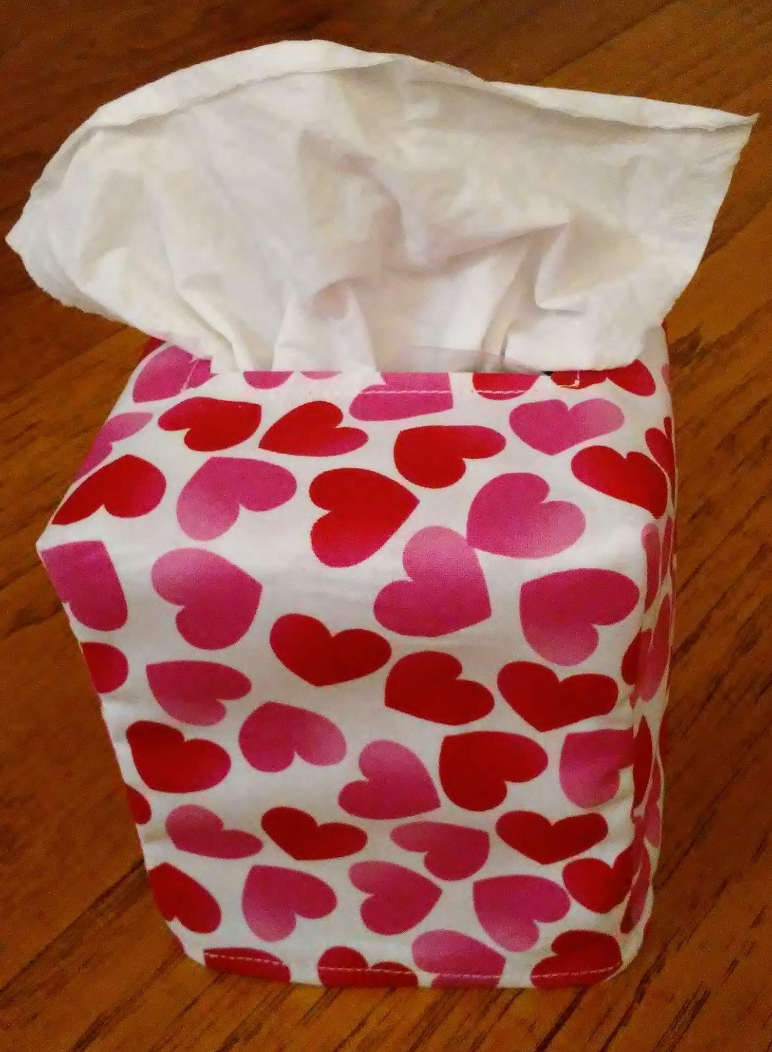 Decorative Square Tissue Box Cover with Red and Pink Hearts on White Fabric - Perfect for Home, Office, and Gift Giving