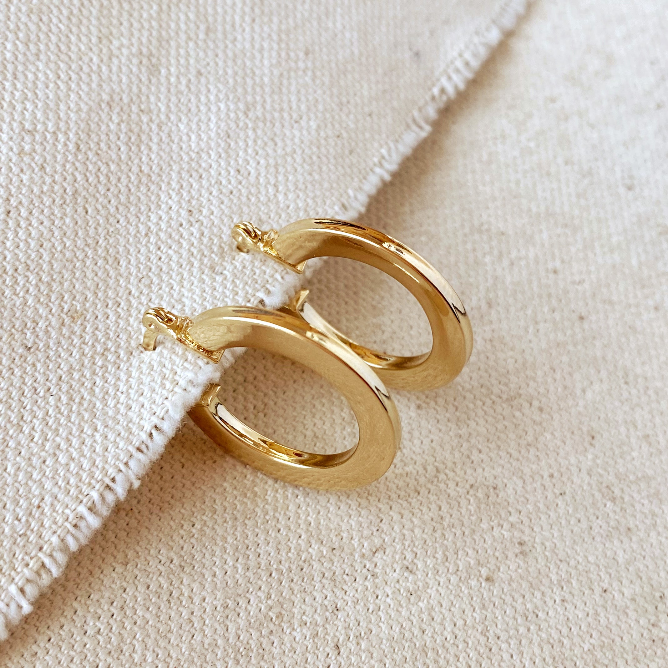 18K Gold Filled Flat Hoop Earrings for Women - Hypoallergenic Lightweight Everyday Jewelry - Perfect for Work, Date Night & Casual Outfits