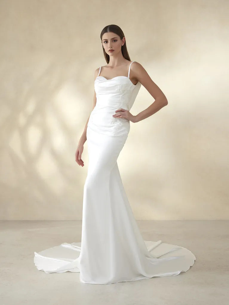 Pronovias Wave Wedding Dress - Elegant Lace Bridal Gown for Beach & Destination Weddings | Perfect for Outdoor Ceremonies & Romantic Photos