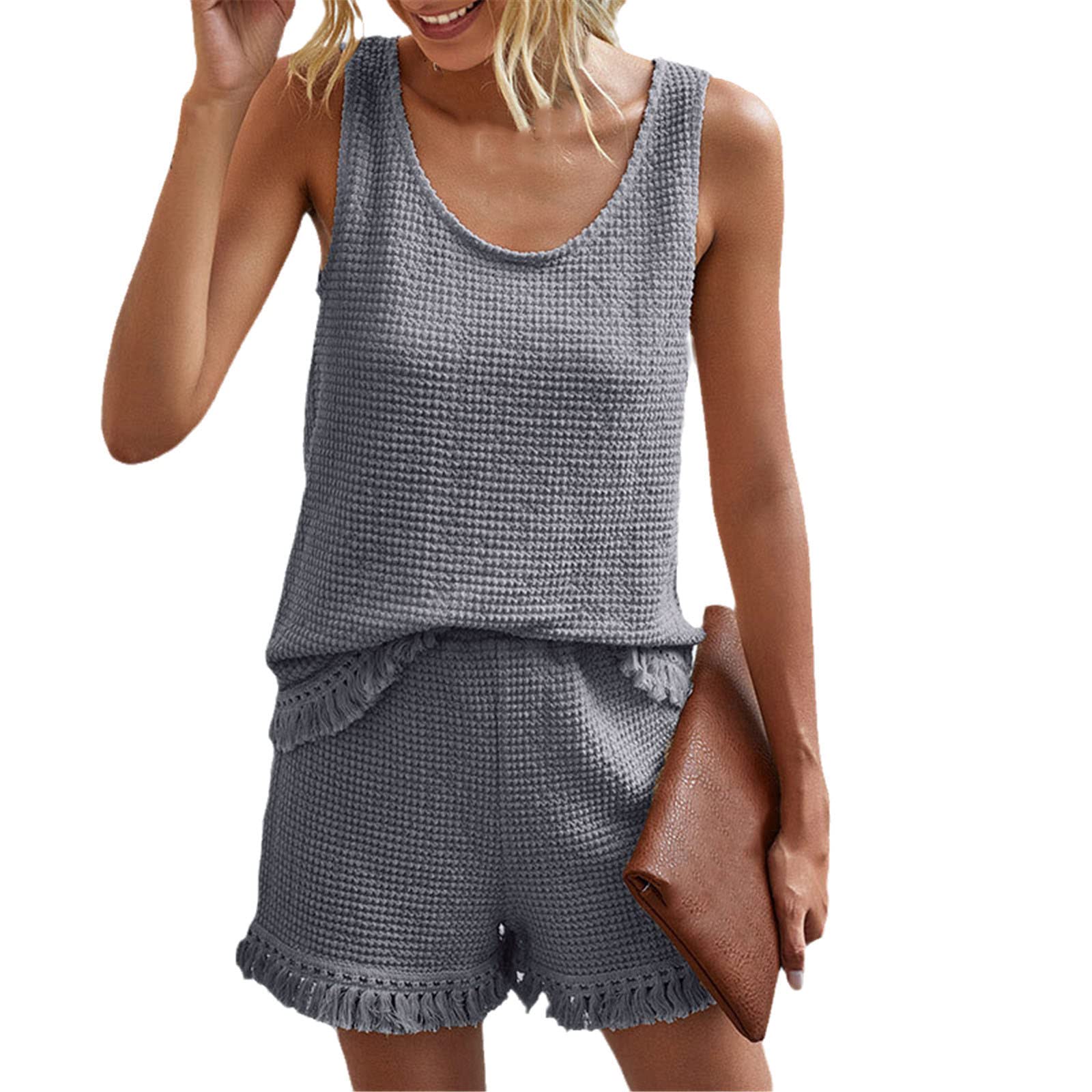 Women's Summer Beach Two Piece Set - Sleeveless Tassel Tops & Shorts Casual Outfit for Vacation, Pool Party & Tropical Getaway