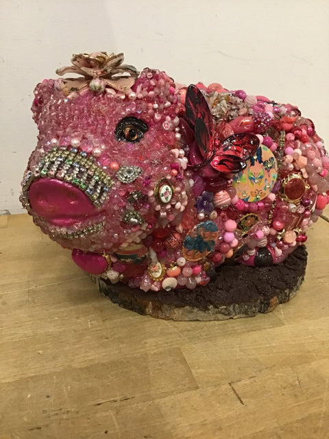 16 x 8 Inch Pig Sculpture Jewelry Holder - Elegant Home Decor for Rings, Necklaces & Bracelets | Perfect for Bedroom, Bathroom & Dresser Organization