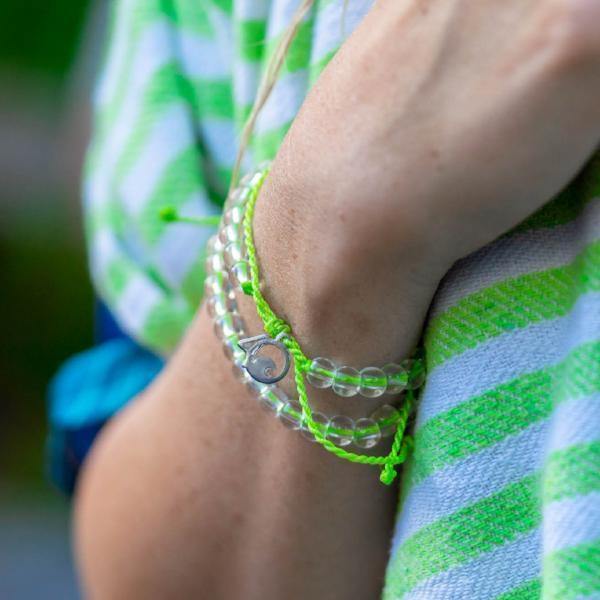 4Ocean Lime Green Sea Turtle Bracelet - Eco-Friendly Recycled Ocean Plastic Jewelry for Women & Men - Perfect for Beach Lovers, Environmentalists & Gift Giving