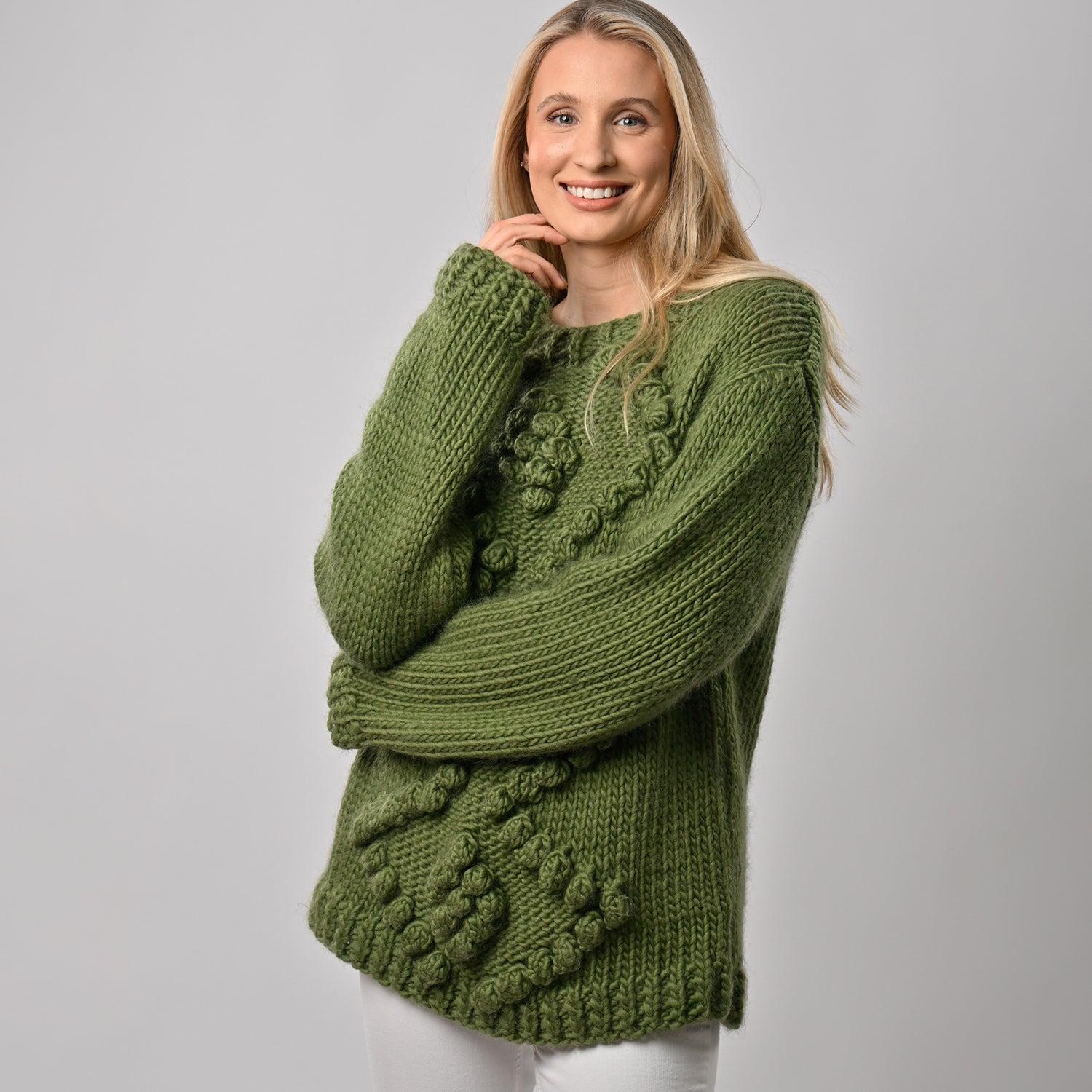 Bobble Jumper Knitting Kit - DIY Chunky Knit Sweater Making Set with Yarn & Needles - Perfect for Winter Crafts & Cozy Homemade Gifts
