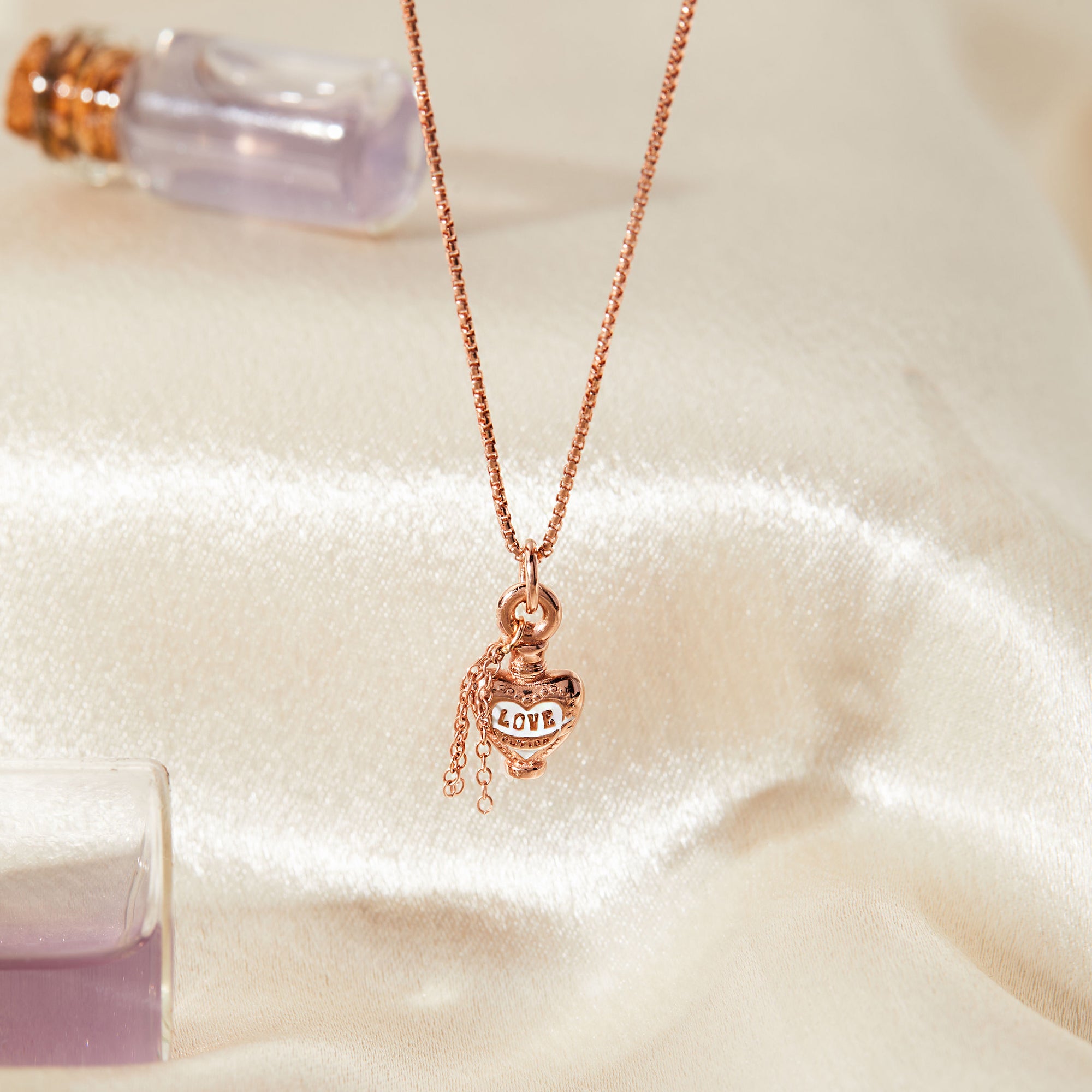 Harry Potter Love Potion Charm Necklace - Adjustable Chain - Perfect for Cosplay, Halloween & Wizarding World Fans
