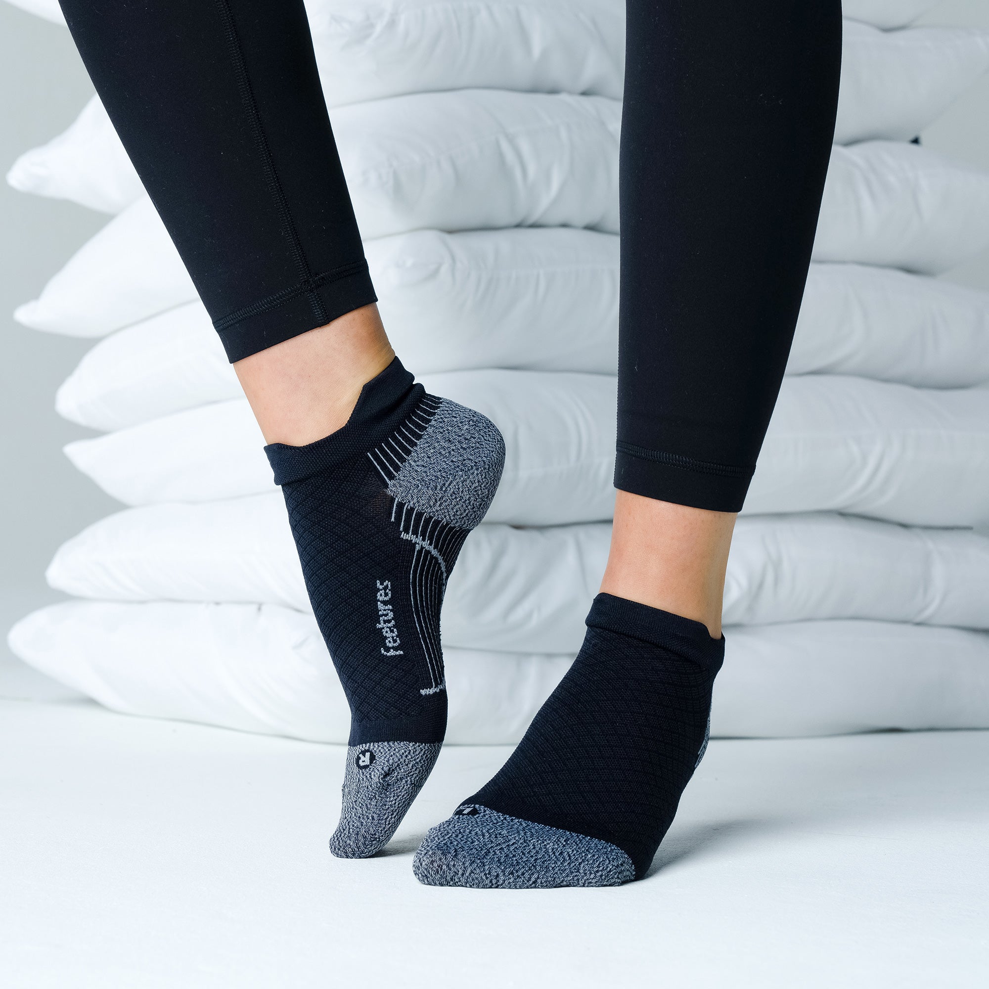 Plantar Fasciitis Relief Socks for Women & Men - Ultra Light Compression Foot Sleeves - Heel & Arch Support for Pain Relief - Perfect for Running, Walking & Standing All Day