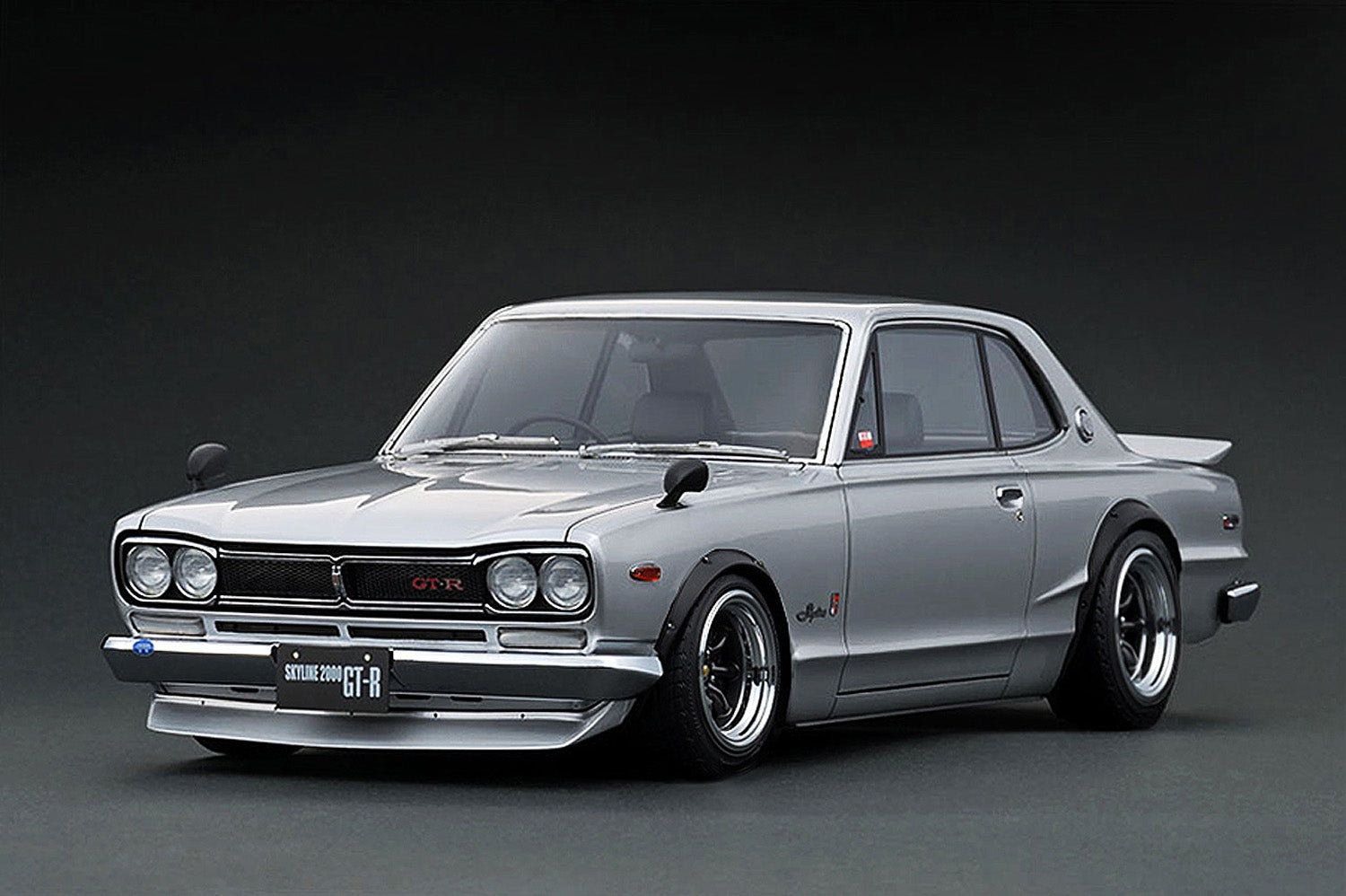 1:18 Scale Nissan Skyline 2000 GT-R KPGC10 Diecast Model Car - Silver Collectible for Car Enthusiasts & Display in Home/Office/Showcase