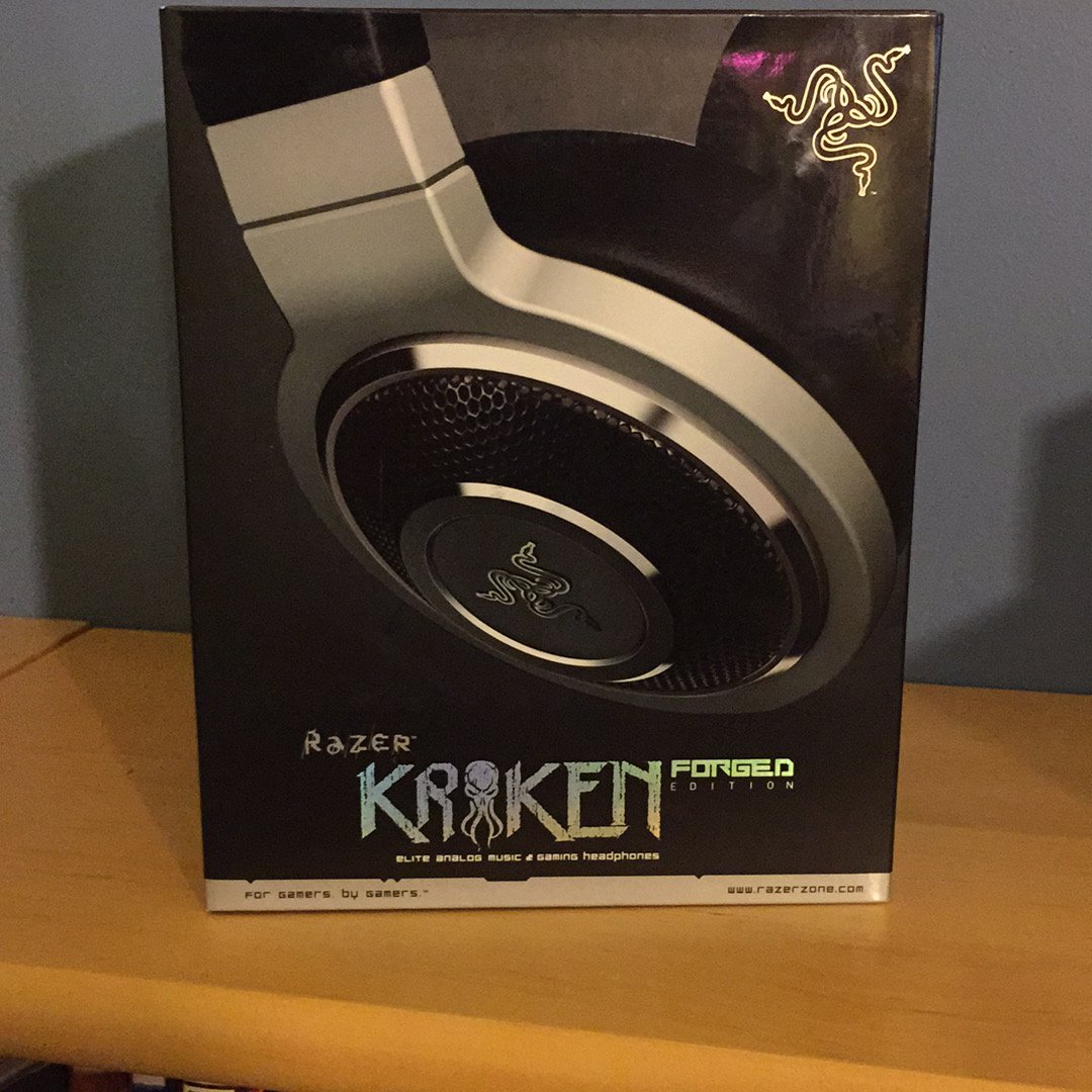 Razer Kraken Forged Edition Gaming Headset RZ13-01080100-R3M1 - Premium Noise Cancelling Headphones for PC, PS5, Xbox & Mobile Gaming - Immersive 7.1 Surround Sound for Competitive Esports & Streaming