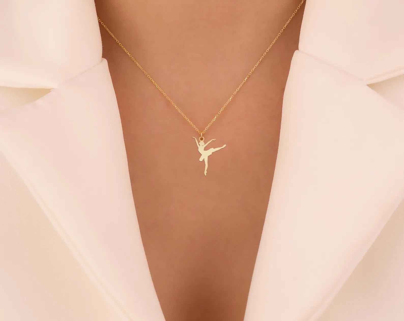 Elegant Ballet Dancer Pendant Necklace - Perfect Gift for Ballerinas, Dance Lovers & Ballet Teachers - Ideal for Performances, Recitals & Special Occasions