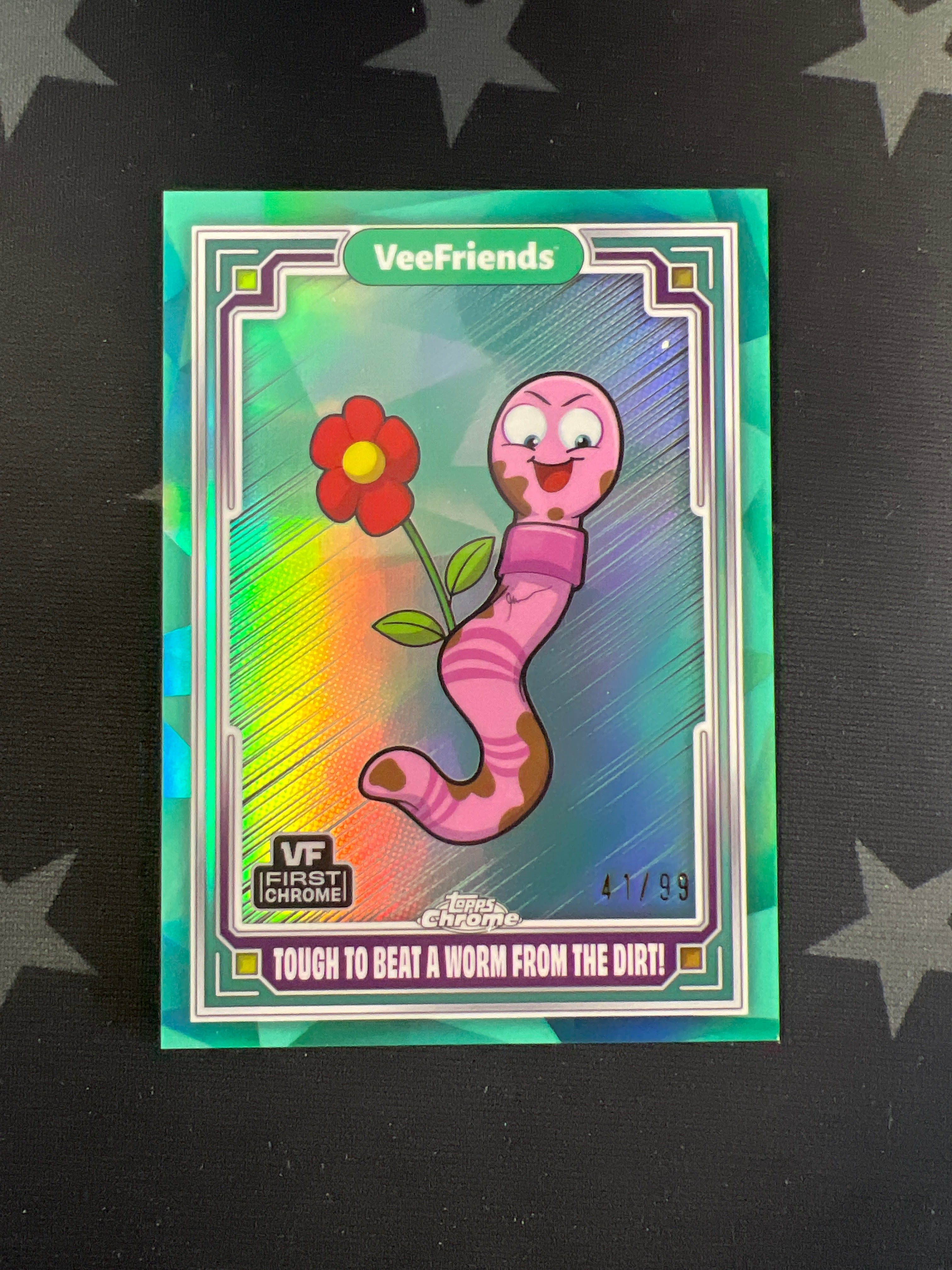 2025 Topps Chrome VeeFriends Tough To Beat A Worm From The Dirt Green Refractor /99 - Rare Collectible Trading Card for Sports Memorabilia & Gaming Enthusiasts - Perfect for Display, Trading, and Investment Collections