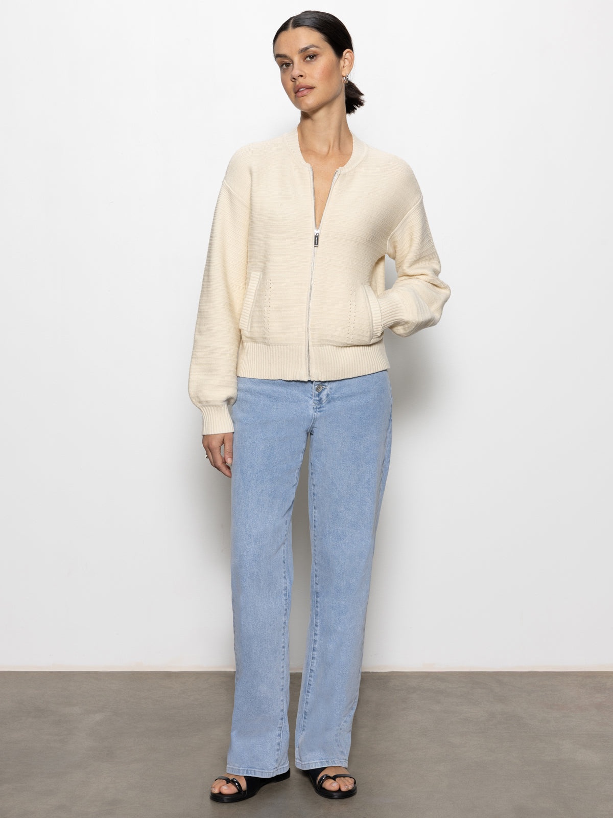 Stylish Knitted Bomber Jacket for Men & Women - Soft Muslin Fabric - Perfect for Casual Outfits, Streetwear Fashion, and Cool Weather Layering