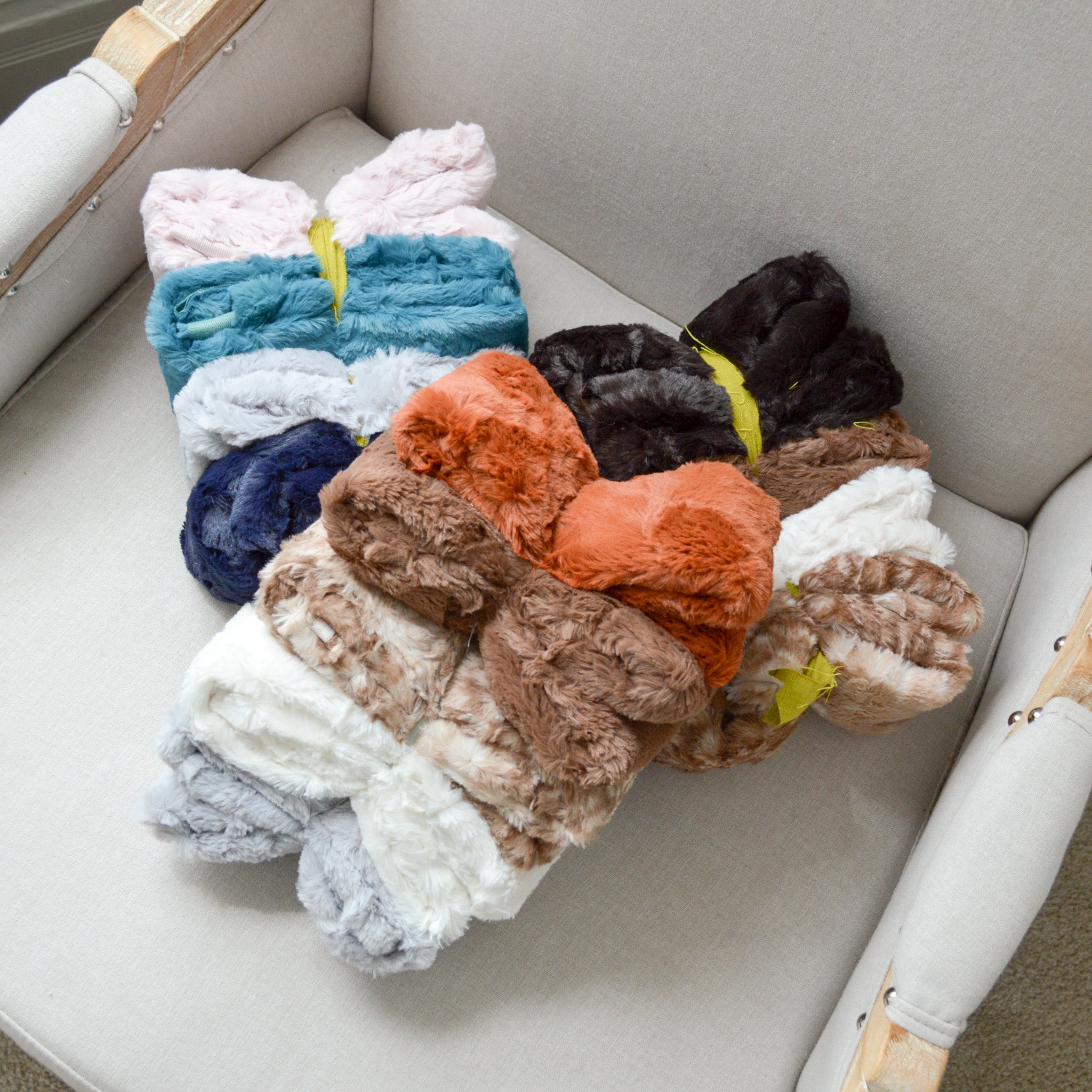 2 Yards Soft Minky Fabric Bundle - Premium Plush Fleece for DIY Blankets, Baby Clothes & Cozy Home Decor - Perfect for Sewing, Quilting & Craft Projects