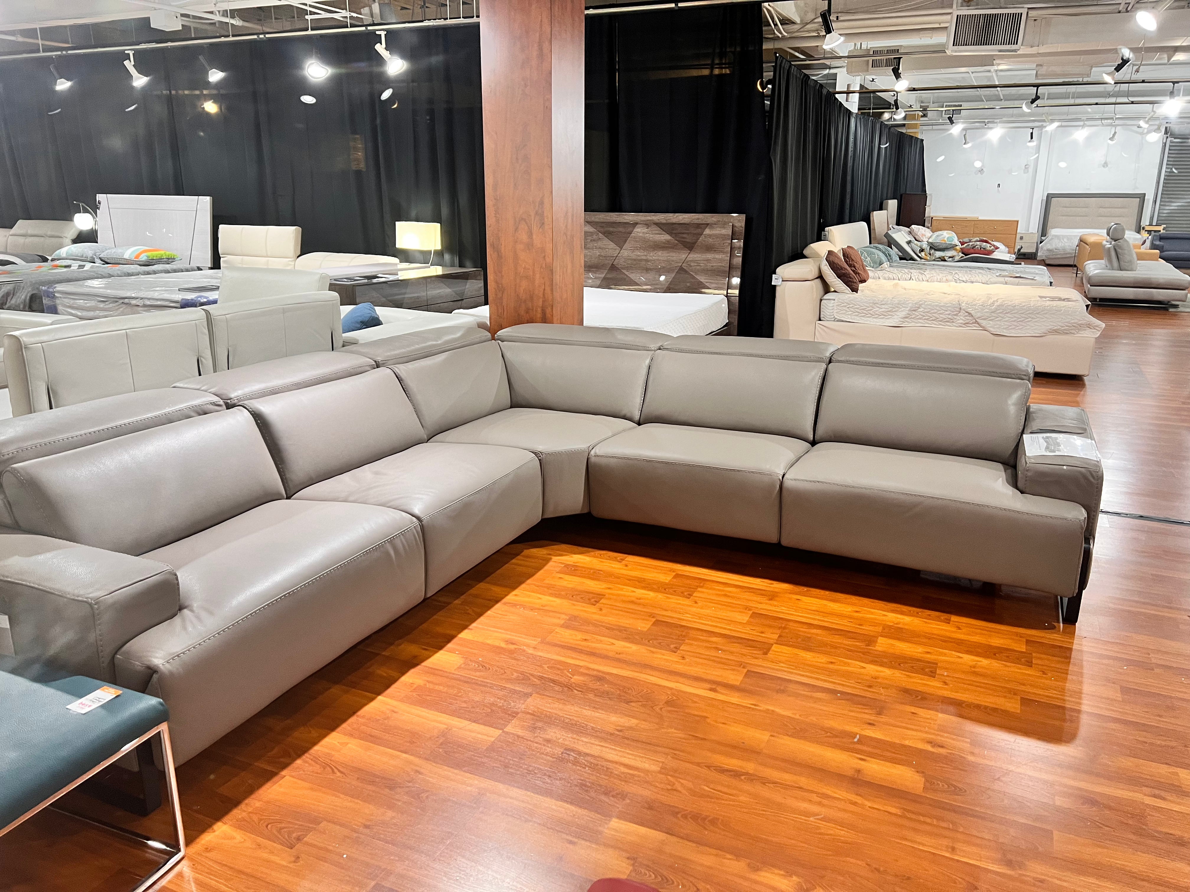 INCANTO I768 5-Piece Sectional Sofa with 3 Power Recliners - Modern L-Shaped Living Room Furniture for Home Theater & Family Gatherings