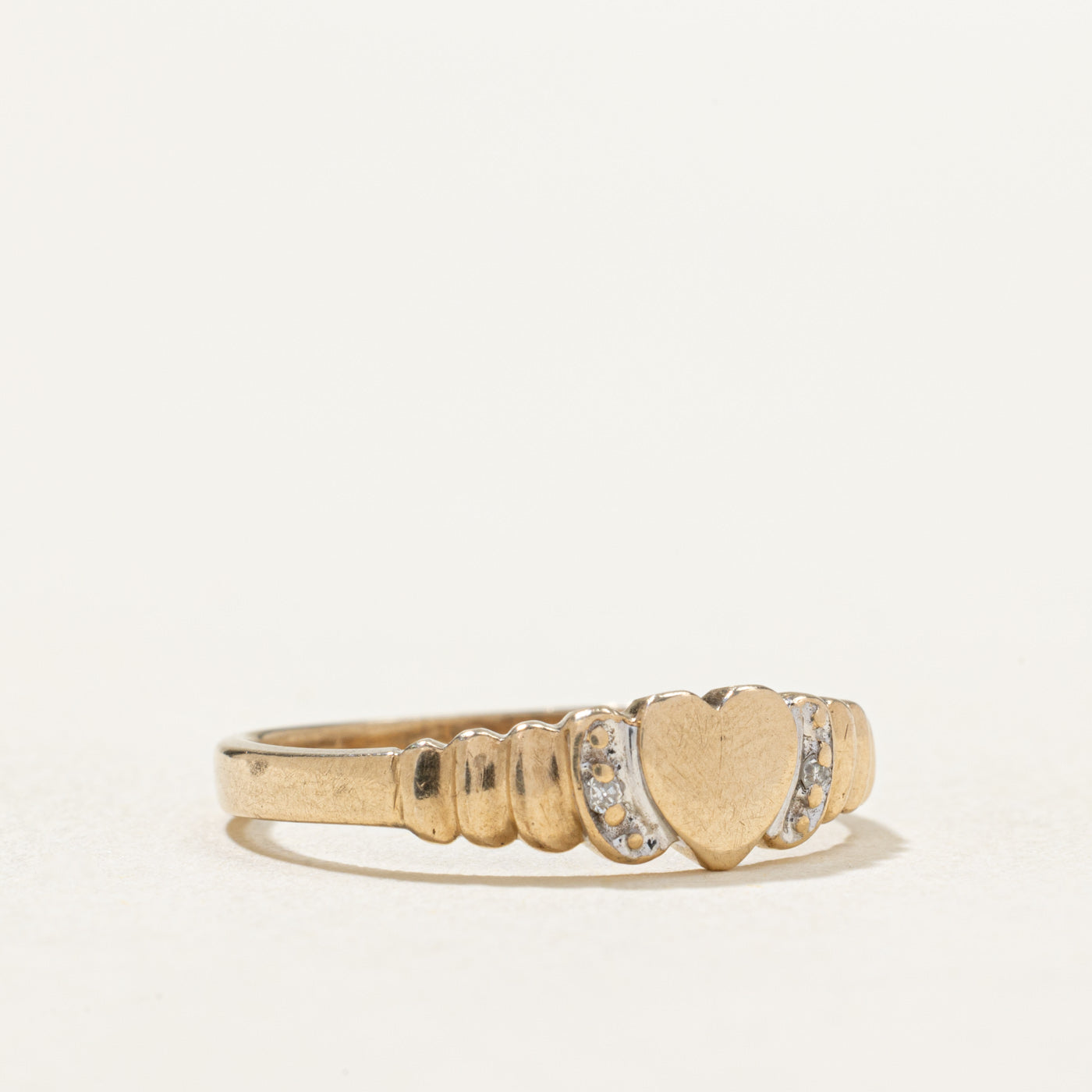 10K Gold Diamond Grooved Heart Ring - 0.015ctw, Size 7 - Perfect for Valentine's Day Gifts, Anniversary Presents & Romantic Occasions