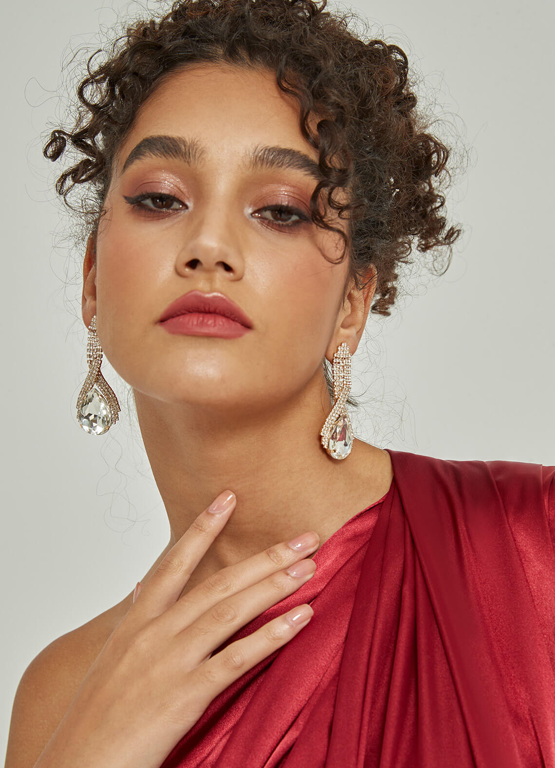 Elegant Crystal Dangle Drop Earrings for Women - Hypoallergenic Fashion Jewelry - Perfect for Parties, Weddings & Special Occasions