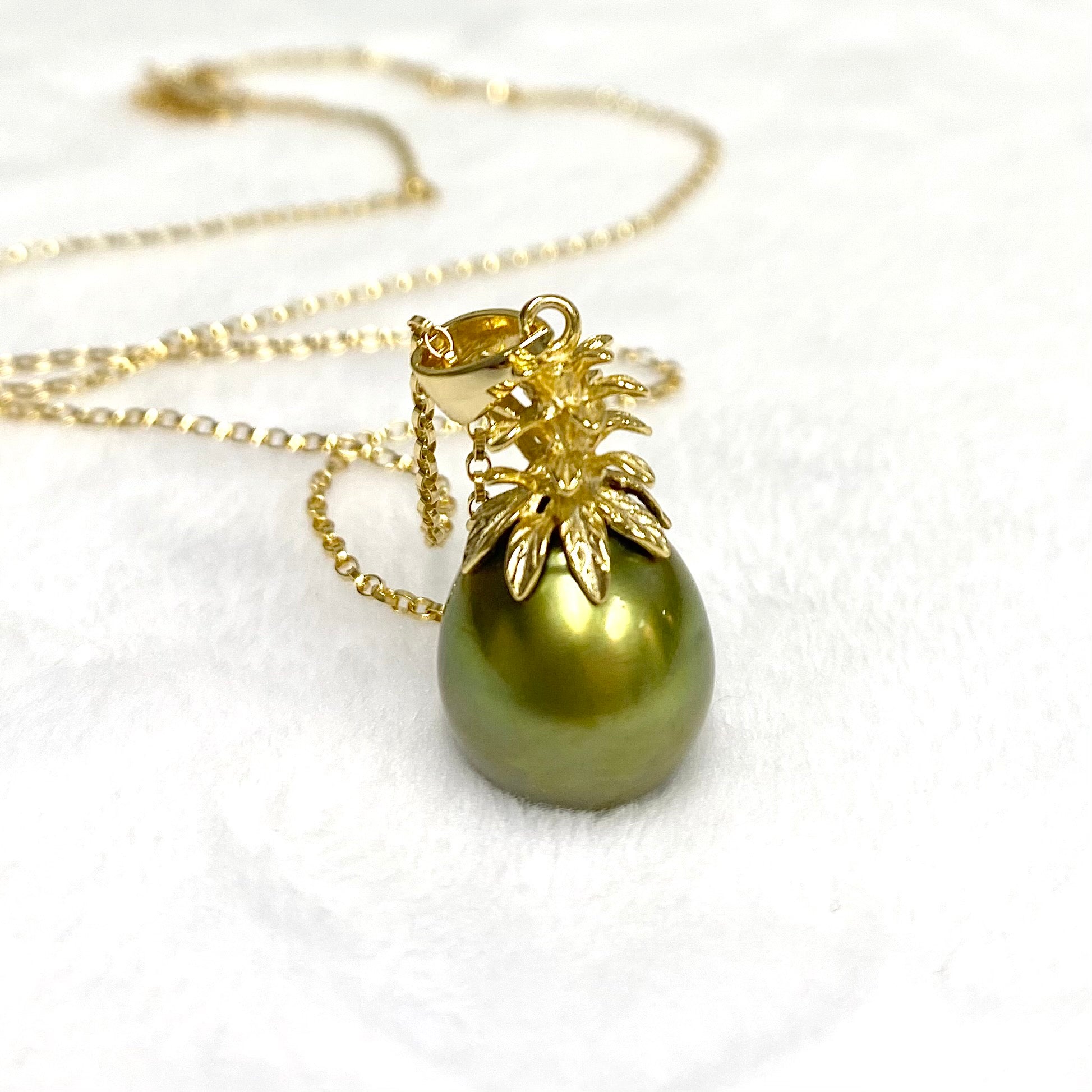 Exquisite Pineapple Pearl Necklace with Pistachio Tahitian Pearls - N380 - Elegant Jewelry for Women, Perfect for Weddings, Parties & Special Occasions