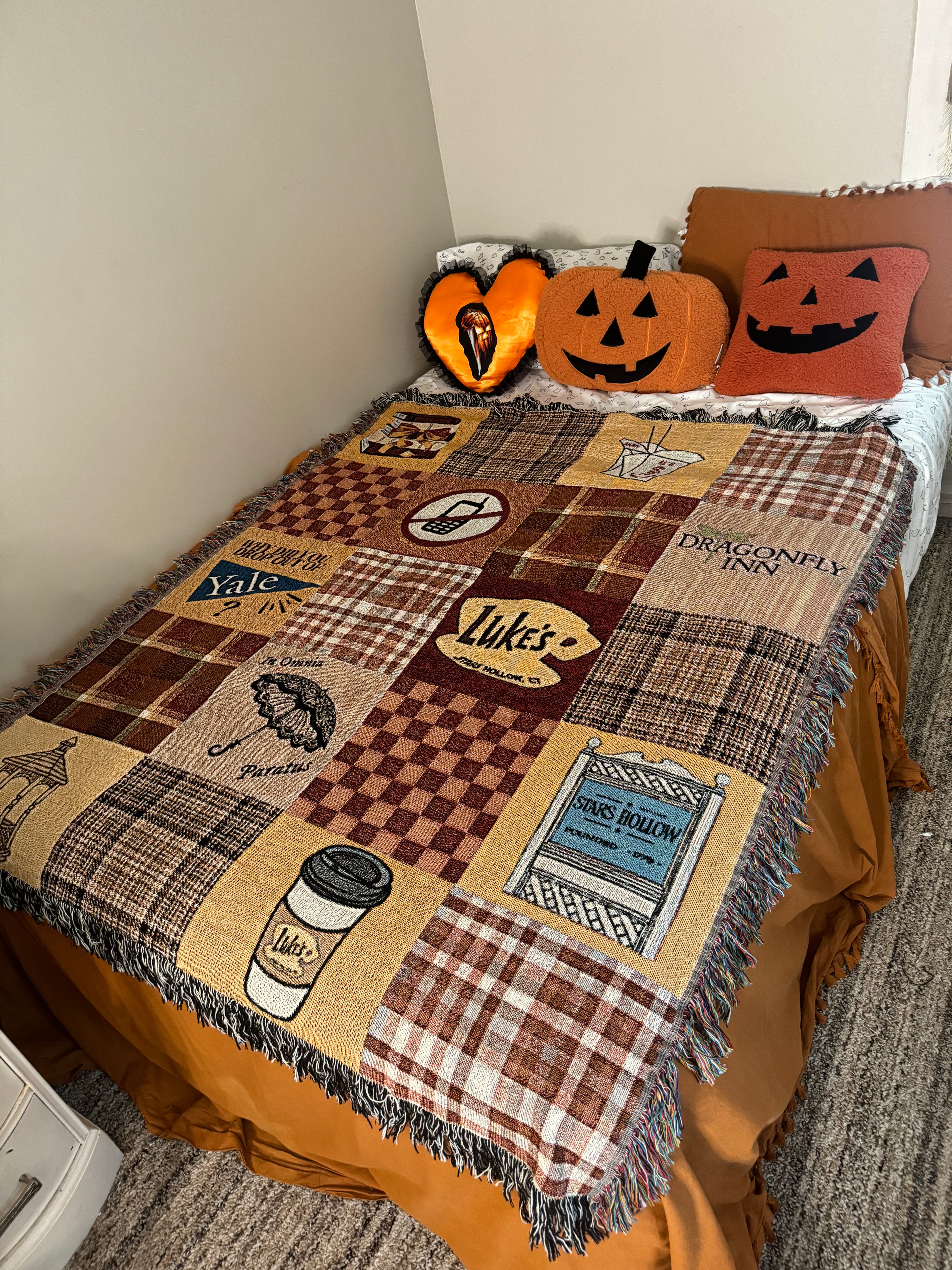 Stars Hollow Woven Blanket - Soft & Cozy Throw Blanket for Couch, Bed, Sofa - Perfect for Living Room, Bedroom, Camping & Outdoor Use