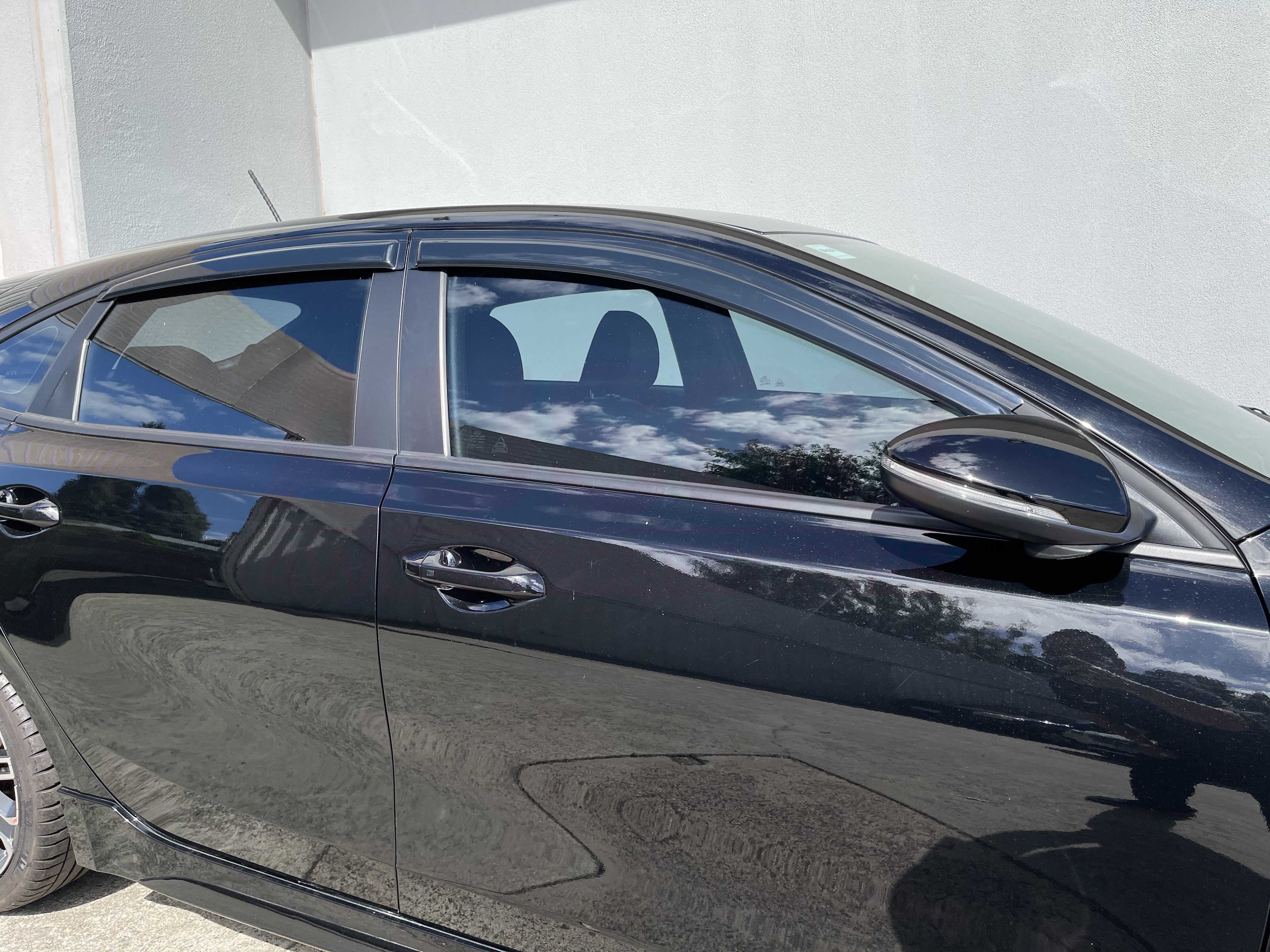 Premium Car Windshield Sun Shade for KIA Cerato BD Hatchback 2018-2023 - UV Protection & Heat Shield for Summer Parking & Road Trips