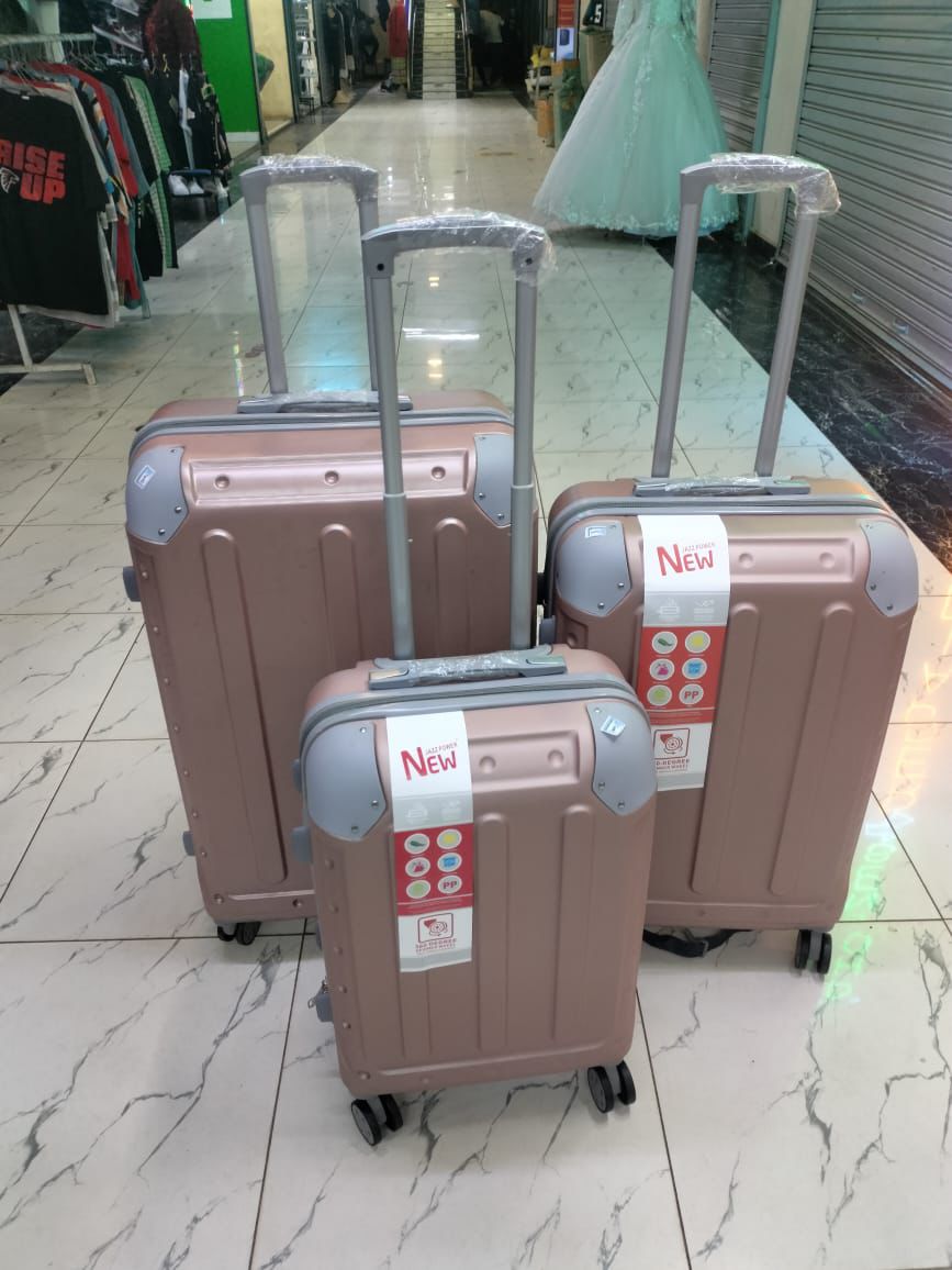 Durable 3-Piece Rubber Suitcase Set in Brown - Perfect for Travel, Business Trips & Vacations