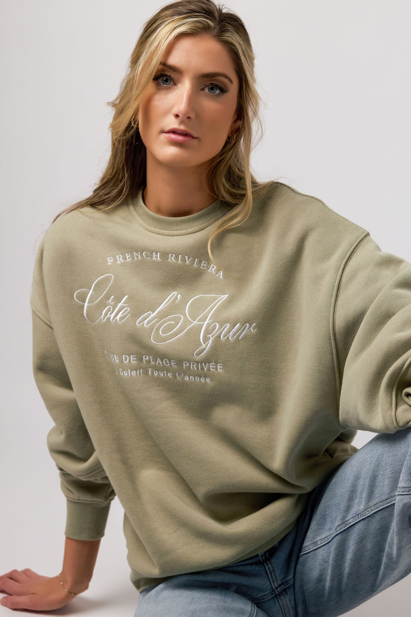 Cozy Côte d'Azur Fleece Long Sleeve Crewneck Sweatshirt for Women - Soft Warm Pullover Sweater for Casual Wear, Fall & Winter Outfits, Lounge & Travel Comfort