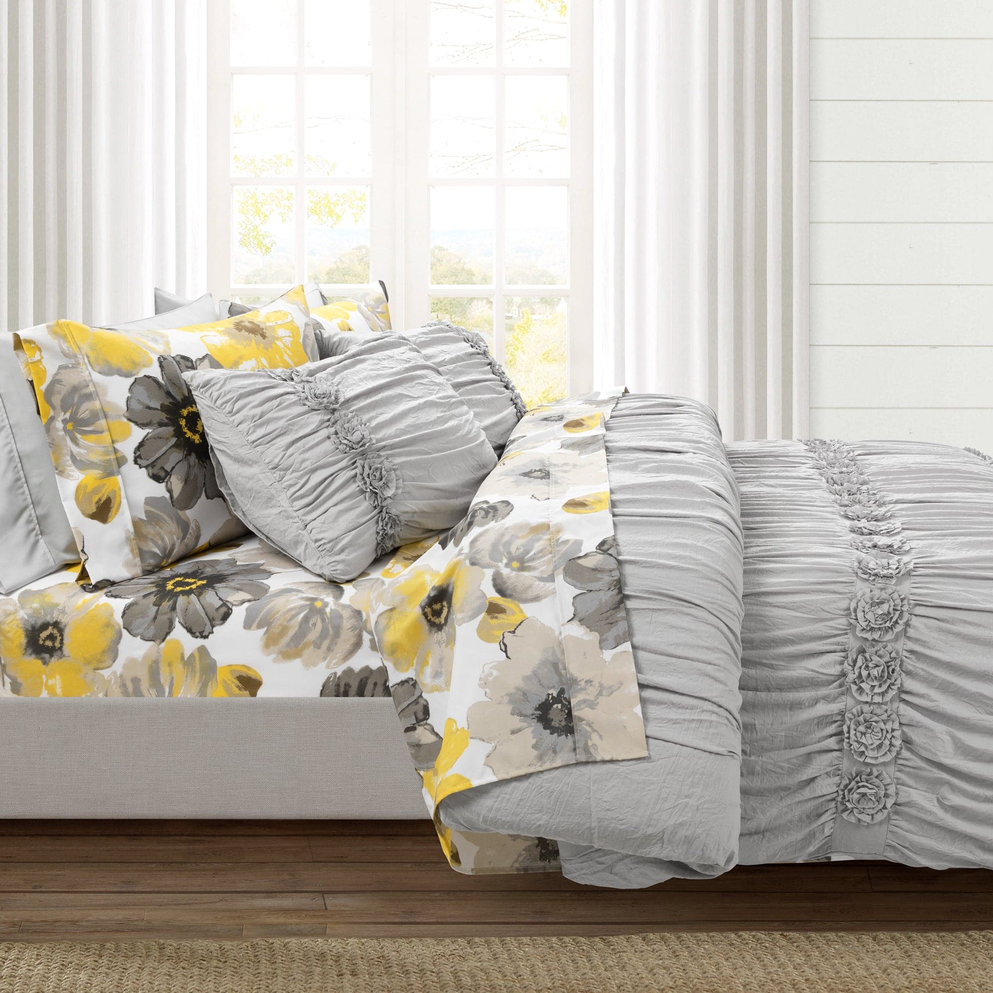 Premium Leah 6-Piece Soft & Breathable Bed Sheet Set - Queen Size, Ultra-Comfortable Microfiber Bedding for Master Bedroom, Guest Room & Dorm Use