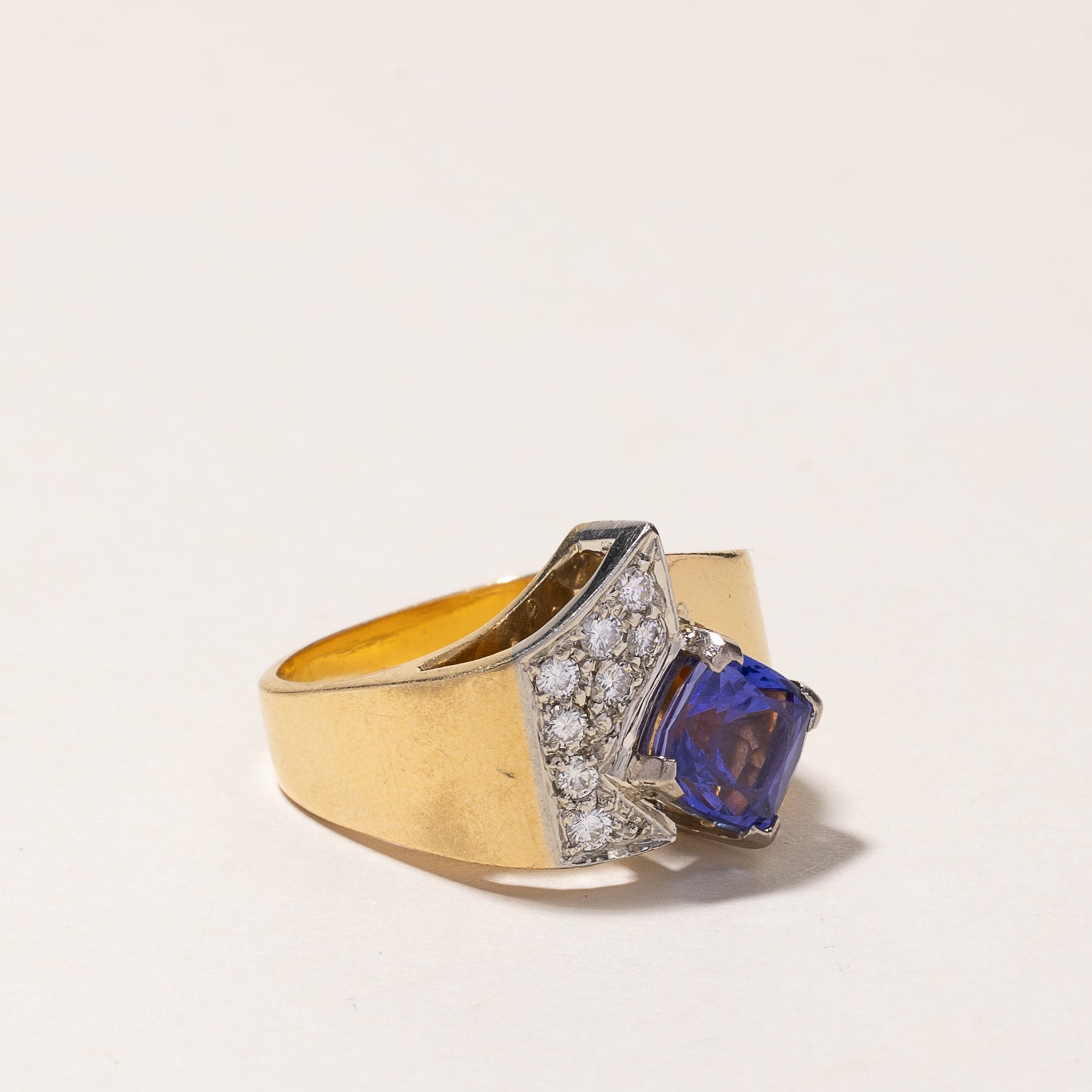 18K Yellow Gold Tanzanite and Diamond Ring - 0.82ct Tanzanite & 0.32ctw Diamonds - Size 6.75 - Elegant Engagement, Wedding, or Anniversary Jewelry Gift for Women