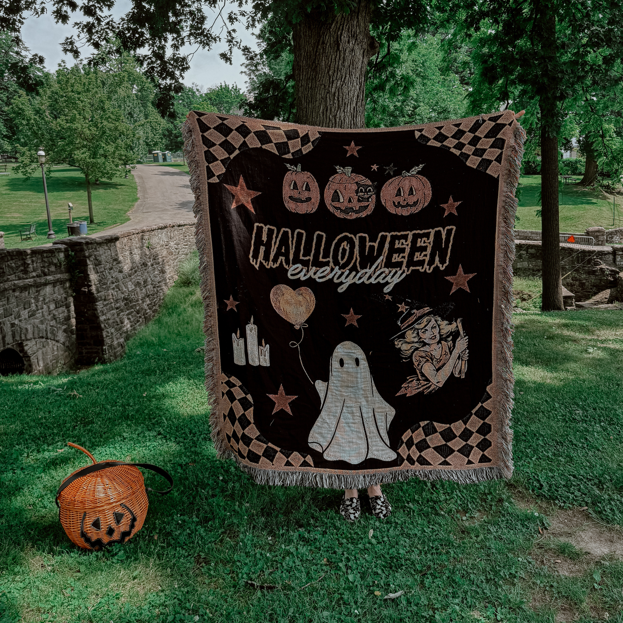 Halloween Everyday Blanket - Soft Cozy Throw Blanket for Halloween Decor, Costume Parties & Home Decor - Perfect for Couches, Beds & Seasonal Celebrations