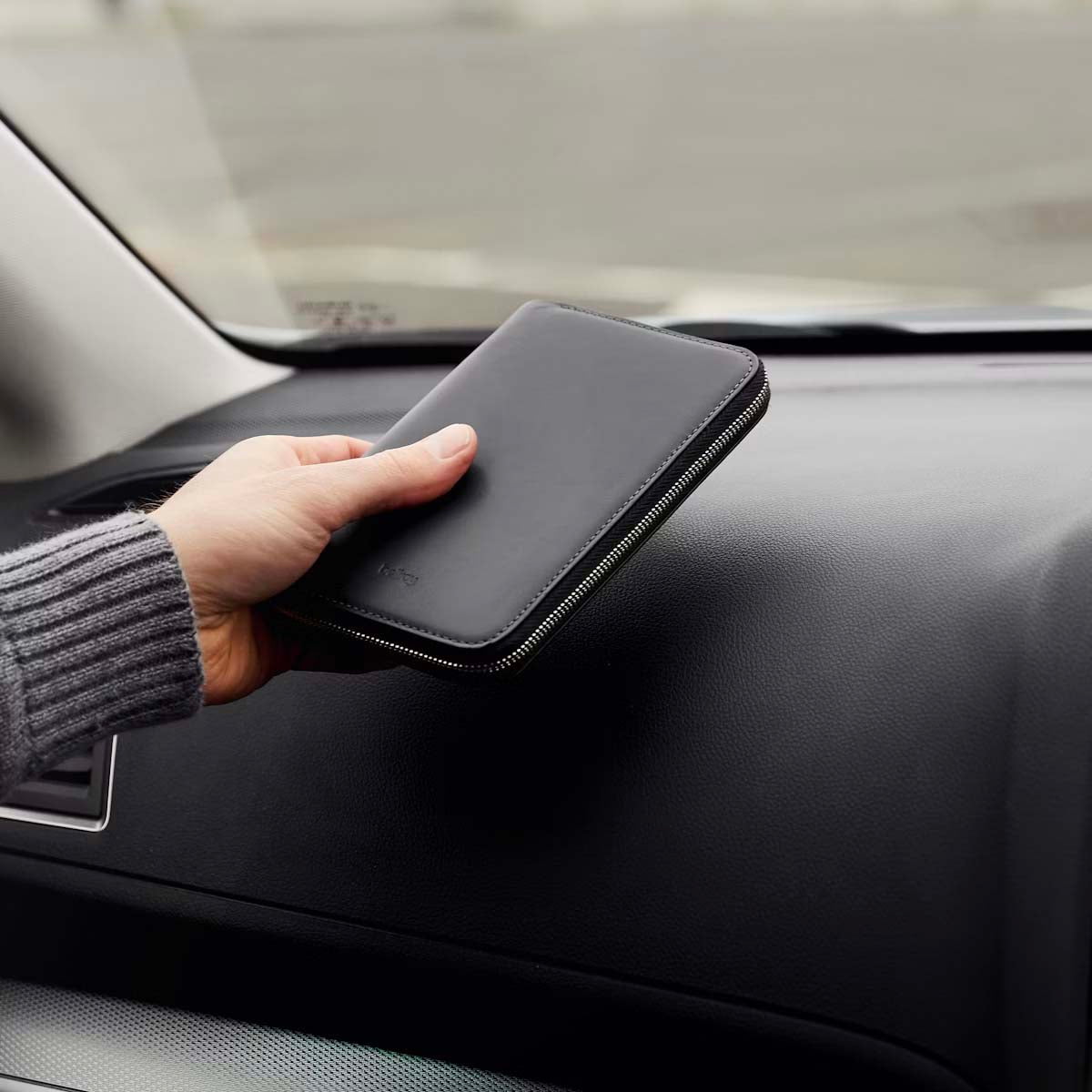 Bellroy Travel Folio Second Edition - Premium Leather Passport Holder & Travel Wallet for Men & Women - Perfect for Airports, Business Trips & International Travel