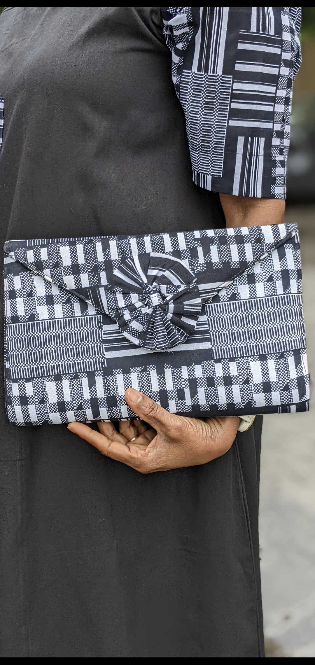 Haniah Black and White Kente African Print Clutch Purse - Handmade Ghanaian Tribal Pattern Evening Bag for Women - Perfect for Weddings, Parties & Special Occasions