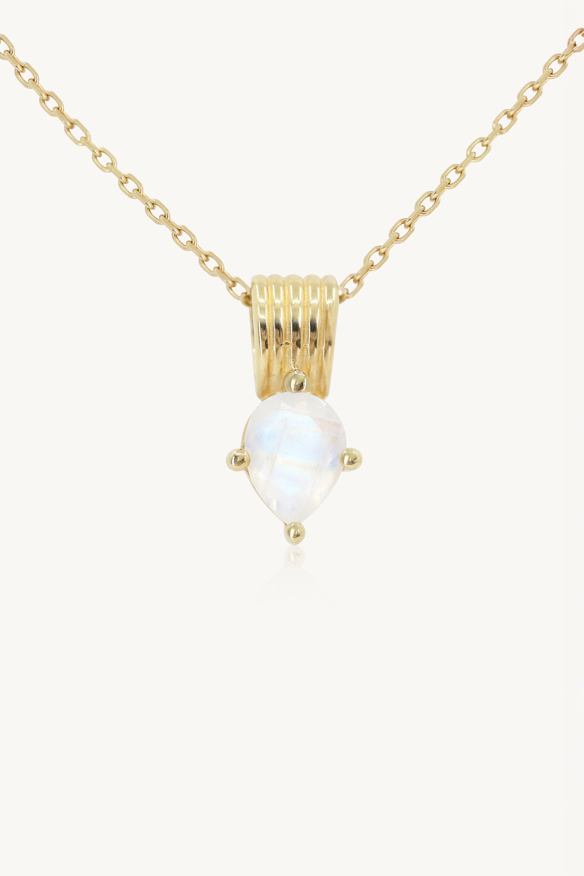 Amie Moonstone Gold Necklace - Elegant Healing Crystal Jewelry for Women, Gift for Her | Perfect for Meditation, Yoga & Spiritual Healing