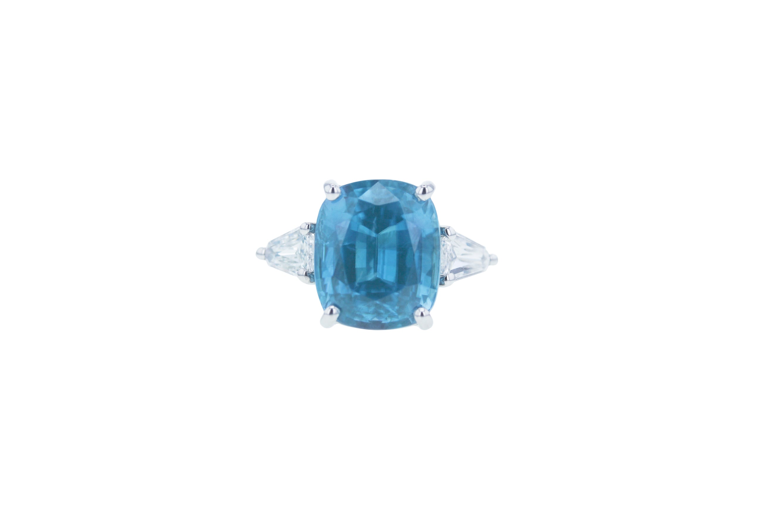 Exquisite XO Blue Zircon & Shield Cut Diamond Ring for Women | Elegant Sterling Silver Engagement & Wedding Jewelry Gift | Perfect for Anniversaries, Proposals & Special Occasions