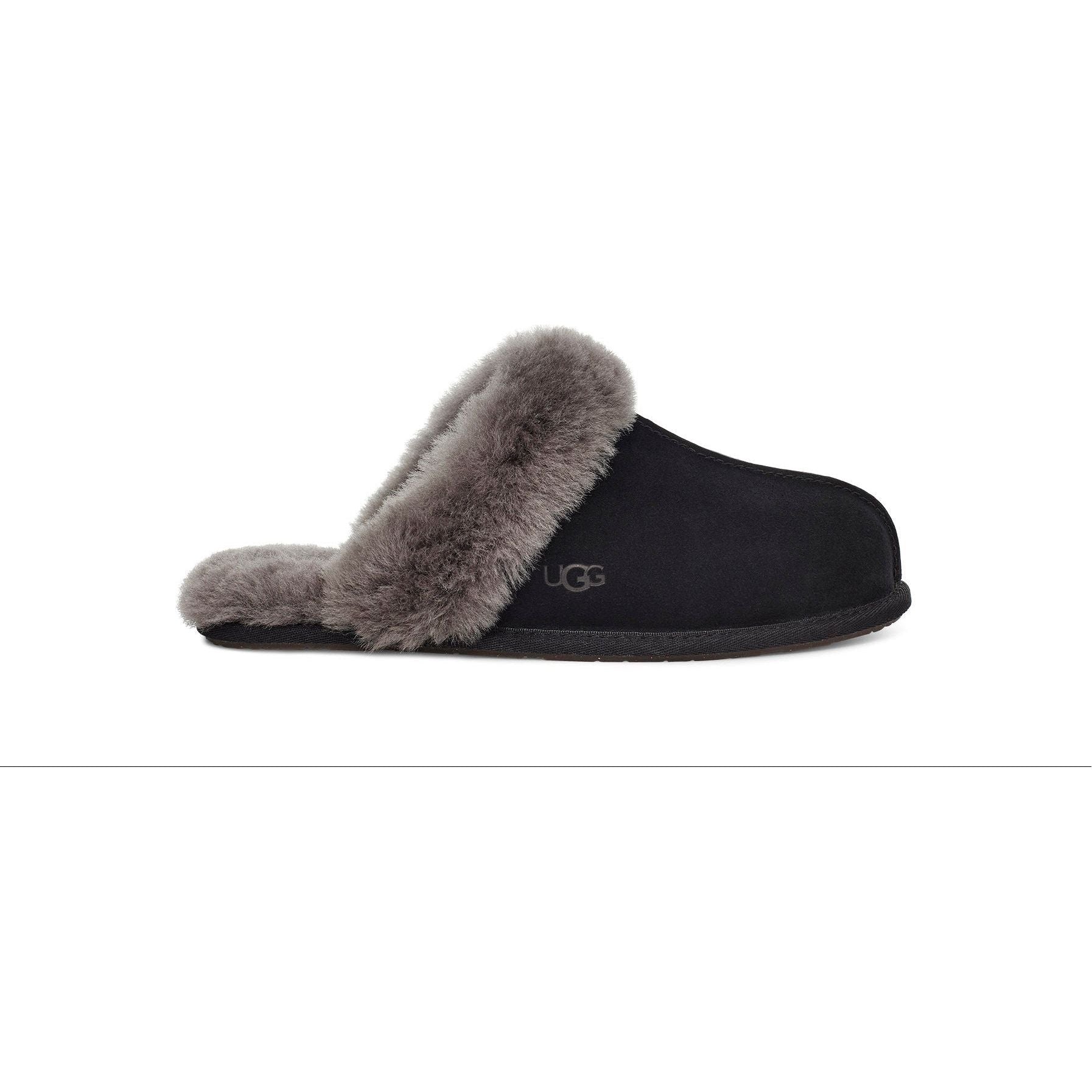 UGG Women's Scuffette II Slippers - Cozy Indoor/Outdoor House Shoes with Soft Fleece Lining for Winter Comfort (Black Grey) - Perfect for Lounging at Home, Running Errands & Cold Weather Wear