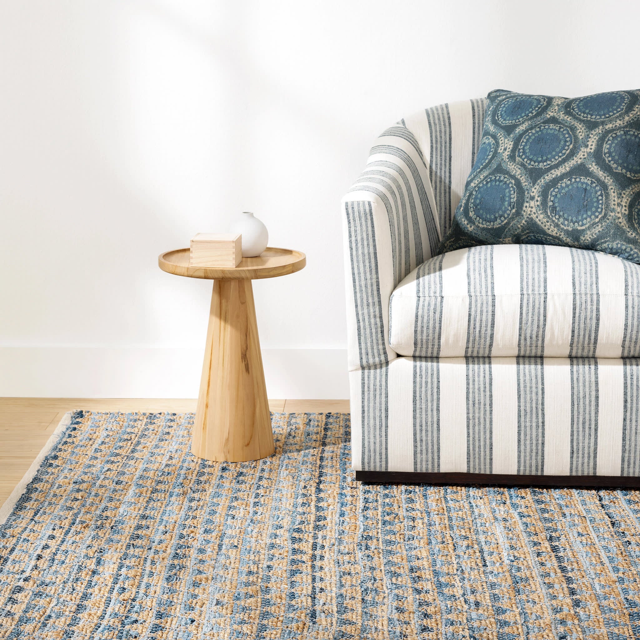 Handwoven Geometric Jute Rug - Eco-Friendly Natural Fiber Floor Mat for Boho Home Decor | Perfect for Living Room, Bedroom, or Nursery
