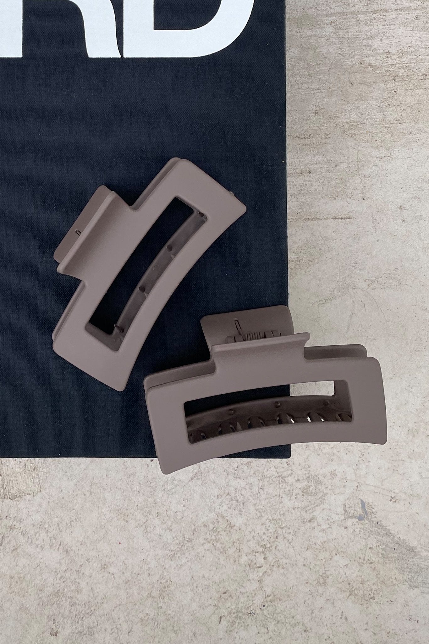 Mika Hair Claw Clip - Brown Hair Clips for Women, Strong Hold Hair Claw for Thick Hair, Perfect for Ponytails, Buns & Updos - Great for Work, Gym & Everyday Use