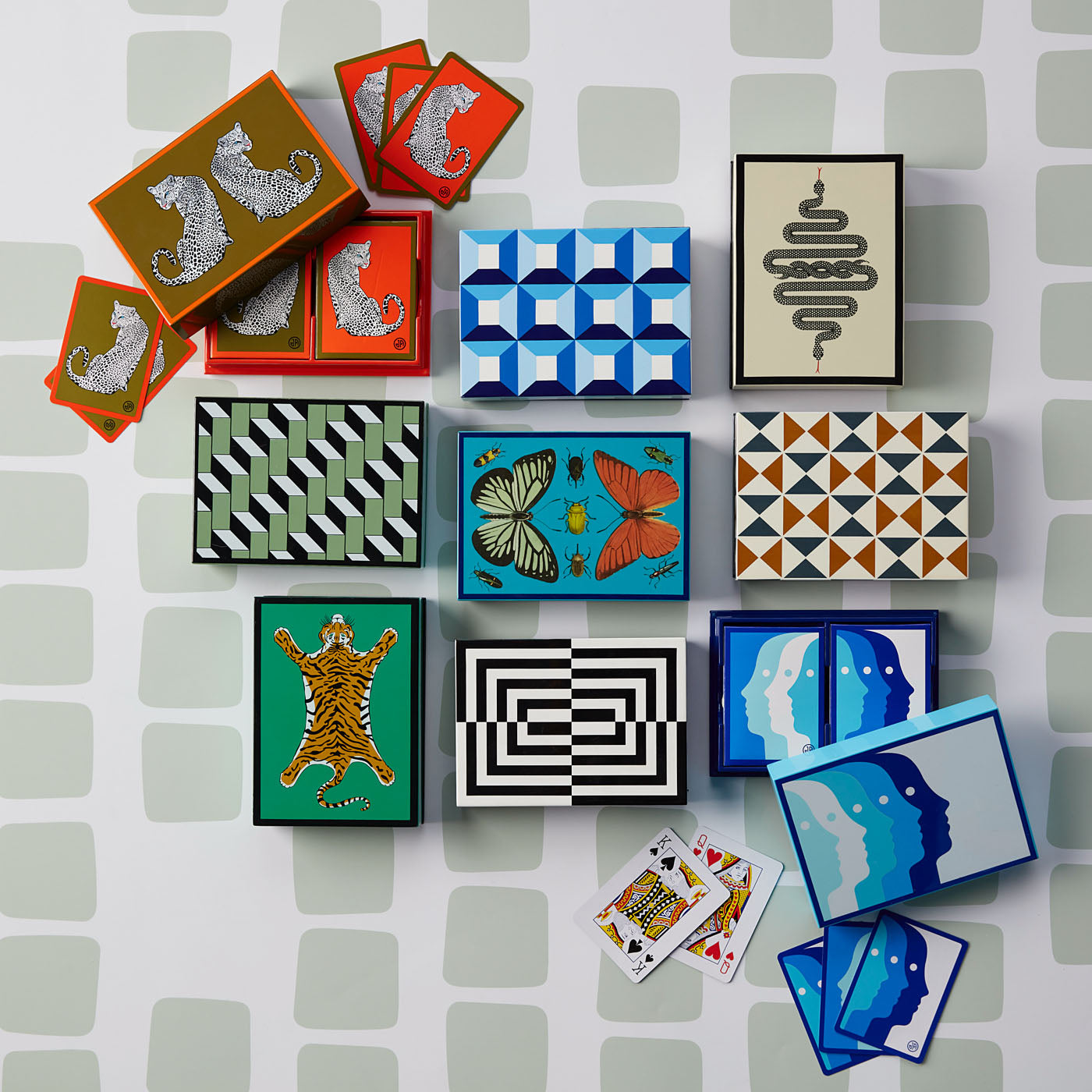 Premium Tiger Lacquer Playing Cards Set - Elegant & Durable for Poker, Magic Tricks & Collectibles - Perfect for Game Nights & Gifts