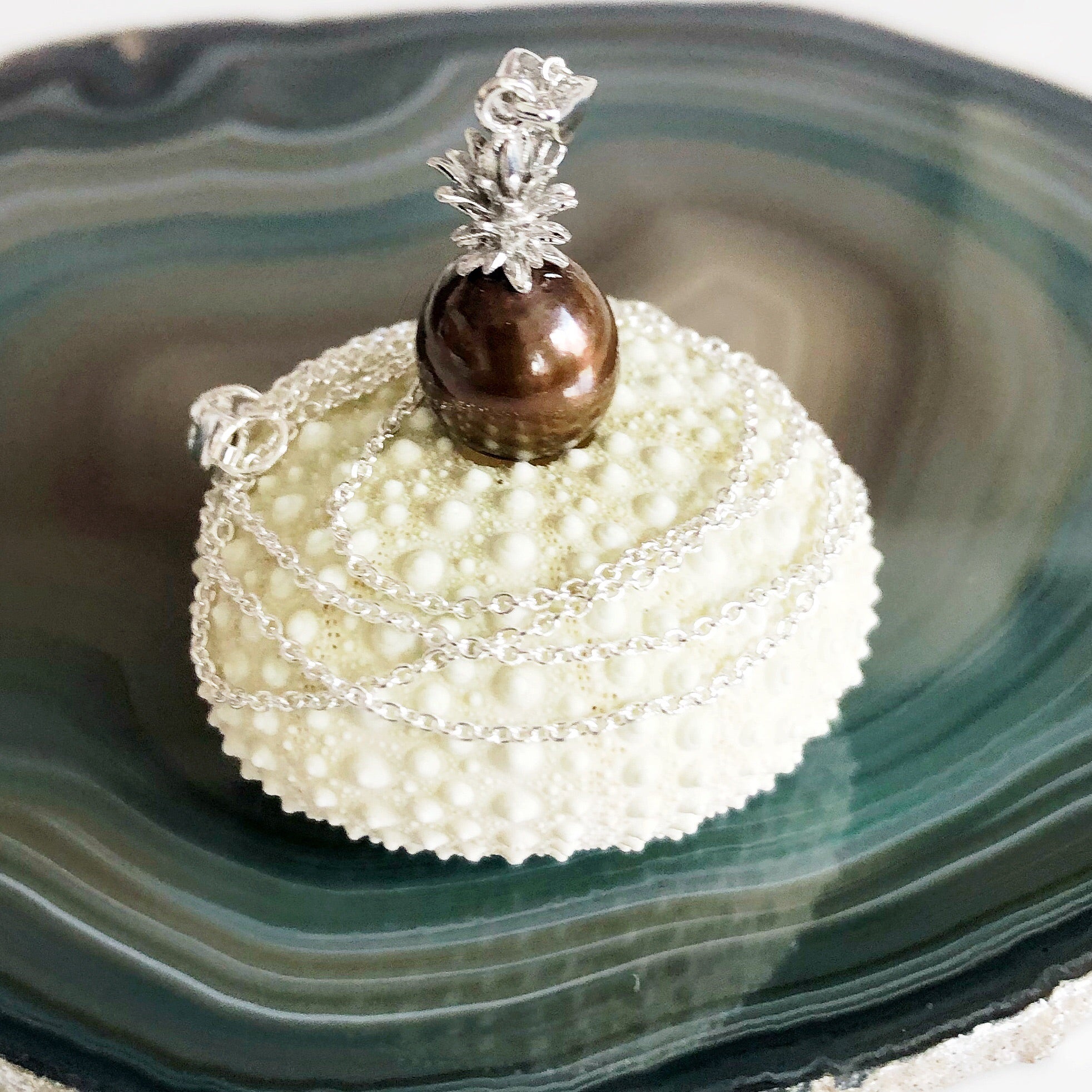 Exquisite Chocolate Tahitian Pearl Pineapple Necklace - Elegant Jewelry for Women, Perfect for Parties, Weddings & Special Occasions
