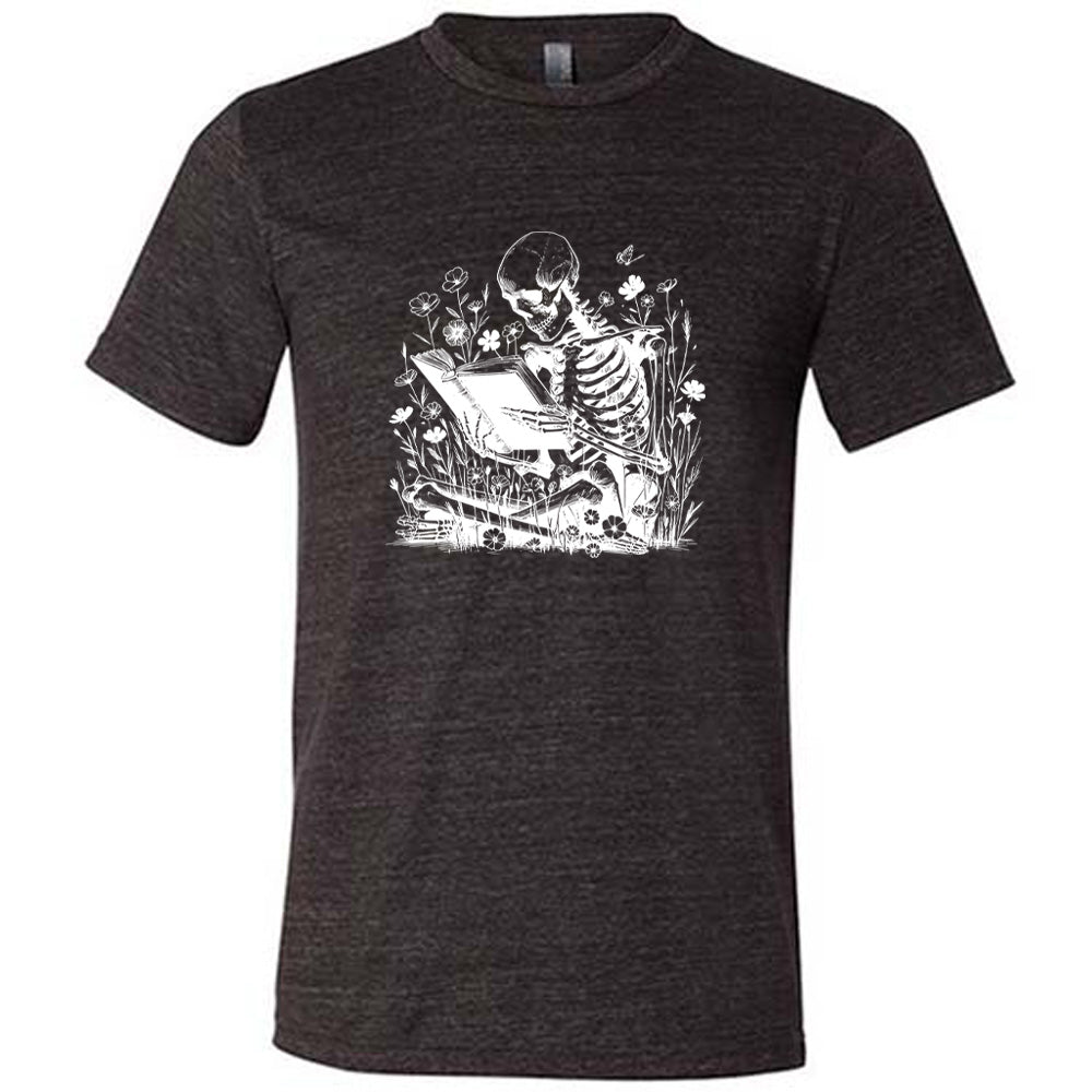 Skeleton Print Reading Shirt - Unisex Graphic Novelty T-Shirt for Book Lovers & Halloween Costume