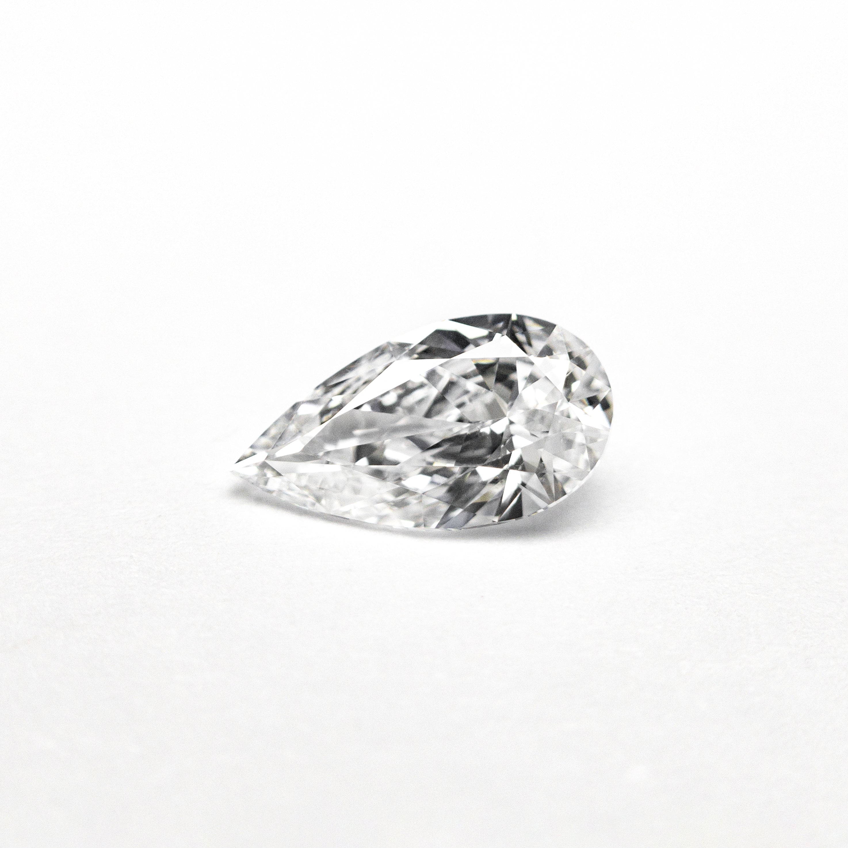 0.35ct Pear-Shaped Diamond (6.86x3.58x2.33mm) VS1 Clarity D Color Brilliant Cut - Perfect for Engagement Rings & Fine Jewelry