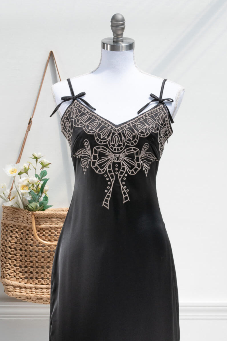 Le Beau Rêve Midi Dress - Flowy Summer Dress for Women, Elegant A-Line Sundress with Pockets, Perfect for Beach, Vacation & Date Night