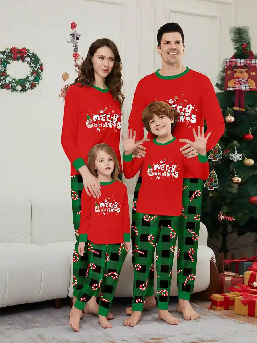 Printed Christmas Matching Family Pajamas Set - Cozy Holiday Sleepwear for Family Photos & Festive Gatherings