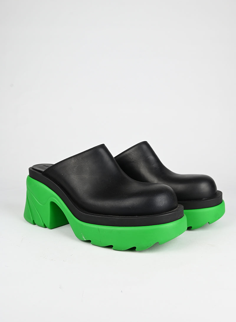 Bottega Veneta Black and Green Leather Mules Women's Size 39 - Perfect for Casual Outings and Office Wear
