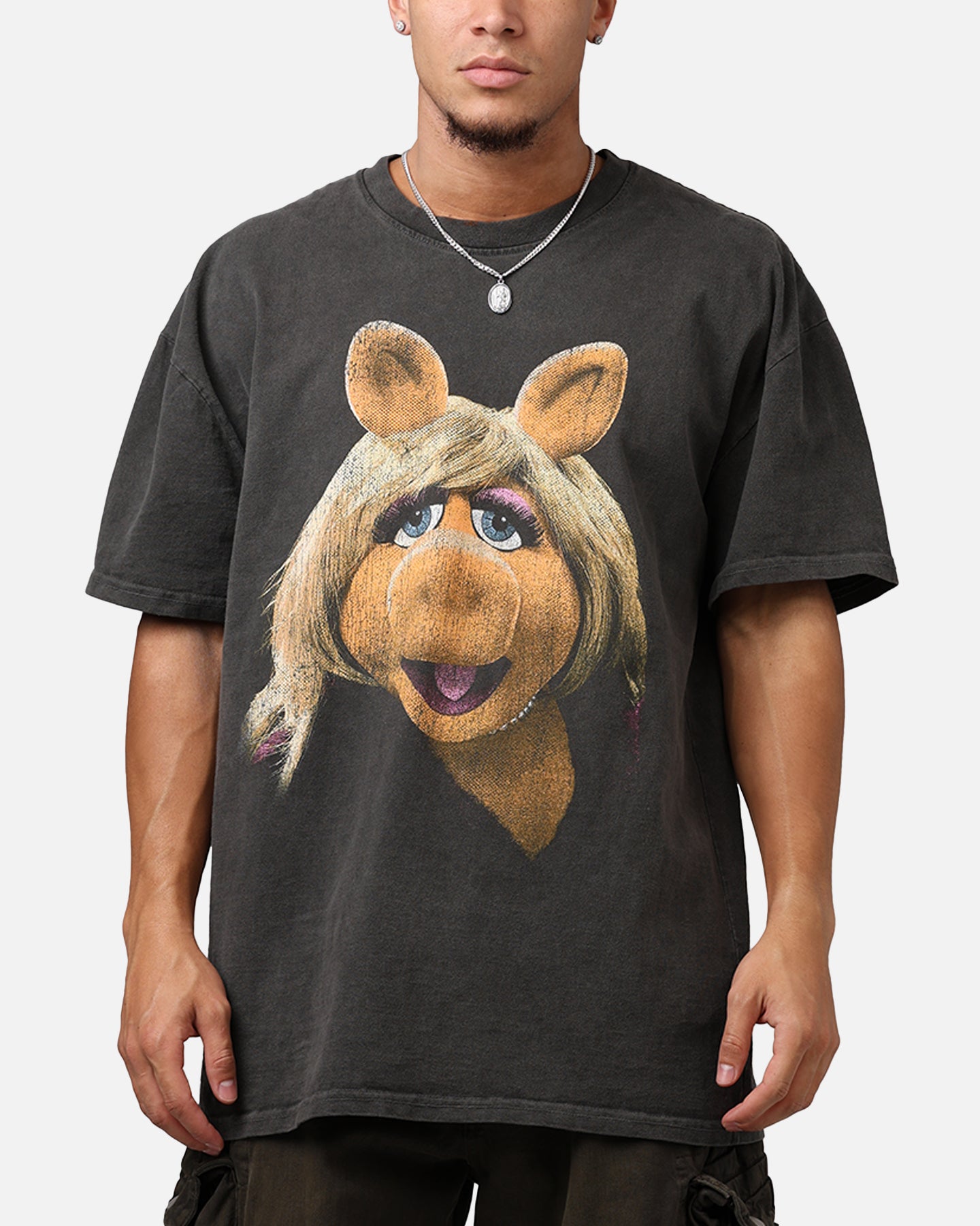 Vintage Disney The Muppets Miss Piggy Heavyweight Cotton T-Shirt - Black Wash - Retro Cartoon Character Tee for Women & Men - Perfect for Casual Wear, Cosplay & Disney Fan Gifts
