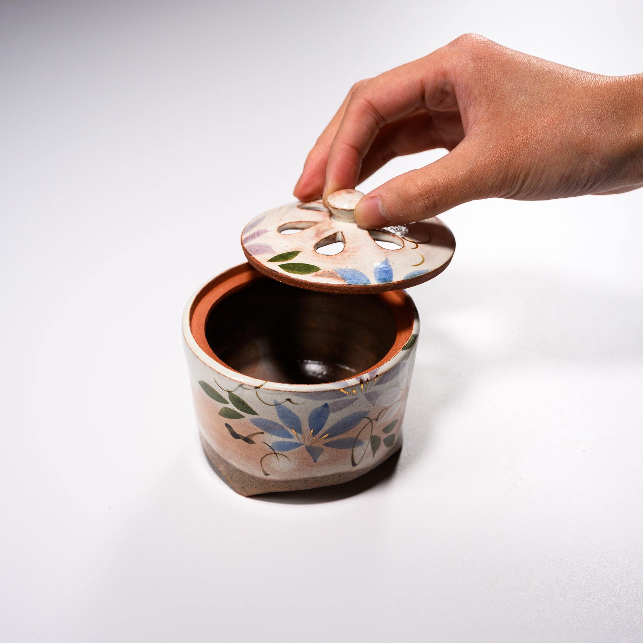 Premium Kyo Kiyomizu Ware Incense Burner - Handcrafted Japanese Ceramic Aroma Diffuser with Kenzante Clematis Design | Perfect for Meditation, Yoga, Home Decor & Zen Atmosphere