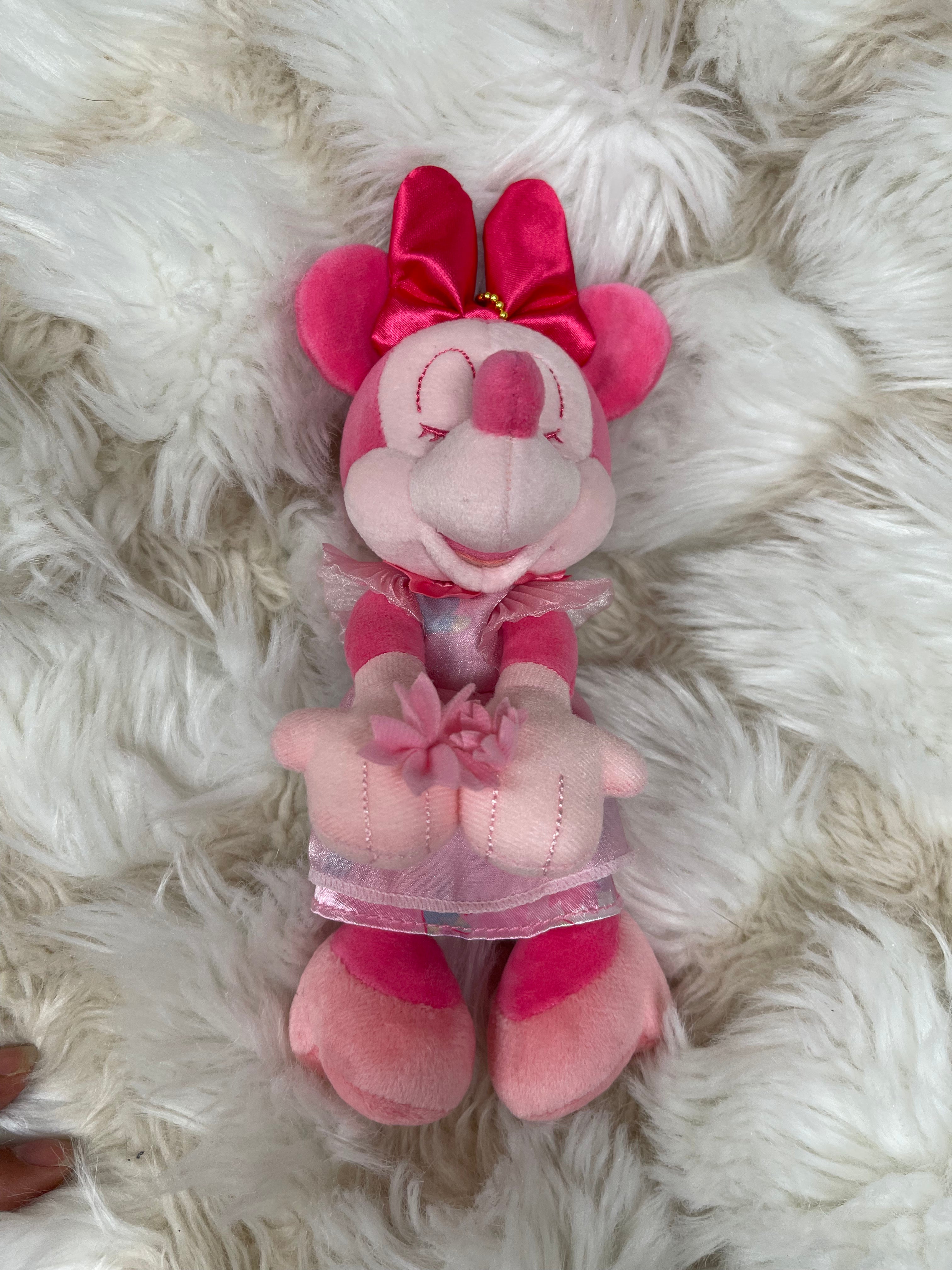 Tokyo Disney Minnie Mouse Sakura Keychain Badge - Cute Japanese Cherry Blossom Accessory for Bags, Keys & Gifts | Anime Kawaii Collection