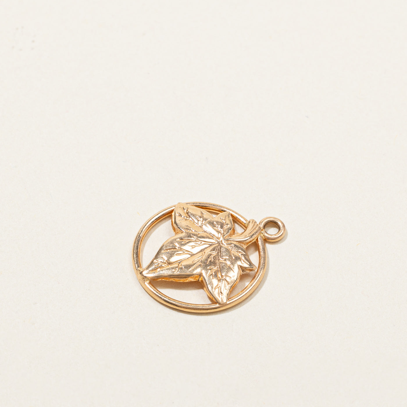 18K Gold Maple Leaf Charm Pendant - Elegant Jewelry Gift for Women, Perfect for Anniversary, Birthday & Special Occasions