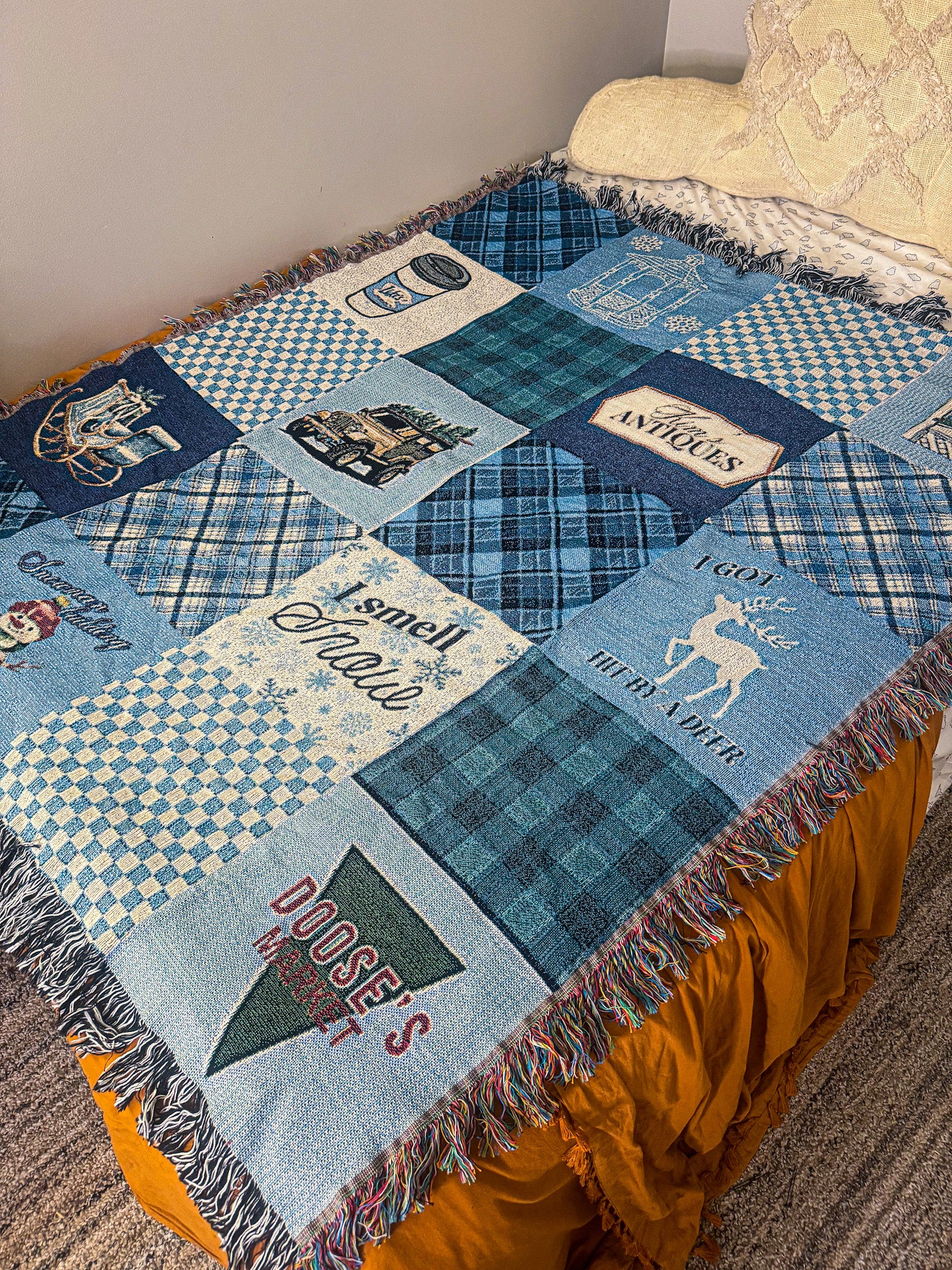 Stars Hollow Winter Blanket - Ultra Soft & Warm Fleece Throw for Cold Weather - Perfect for Cozy Nights, Living Room, Bedroom & Gift Giving