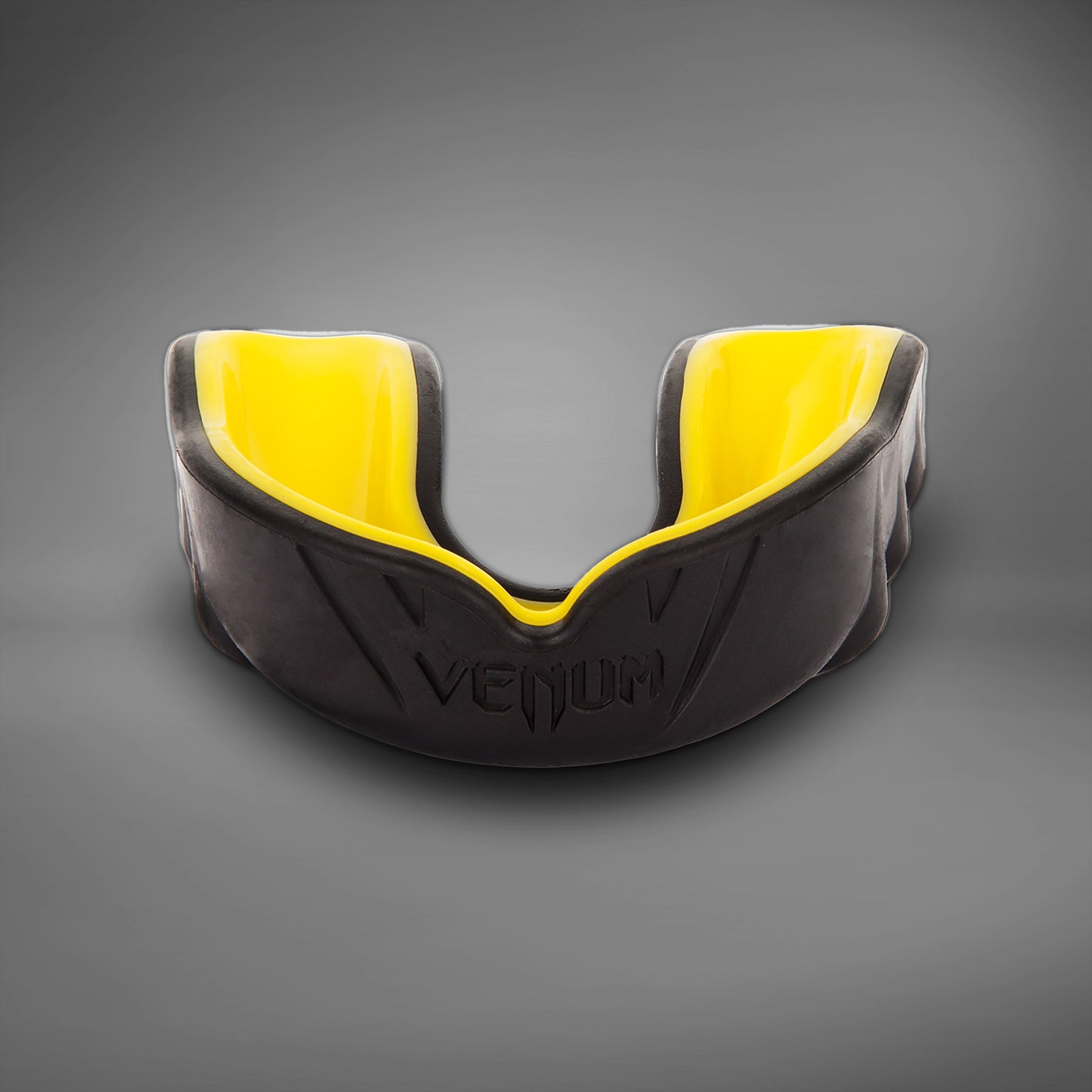 Venum Challenger Mouthguard - Yellow & Black for MMA, Boxing & Martial Arts Training - High Impact Protection & Comfort Fit