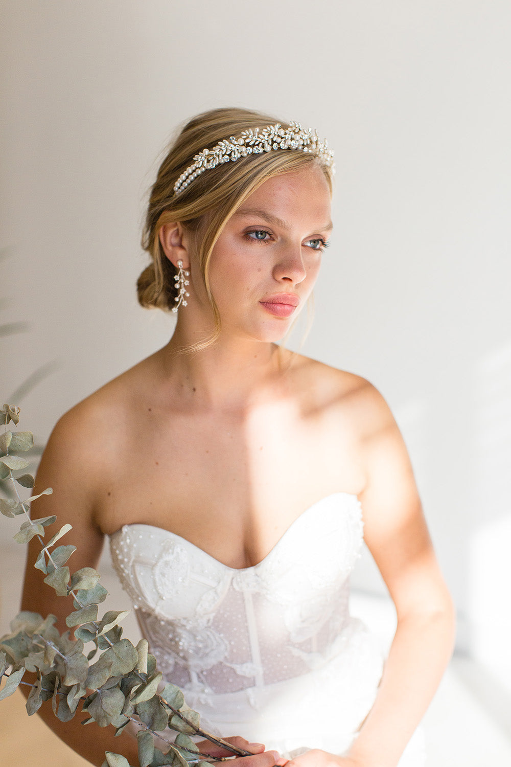 Iriyah Crown - Elegant & Stylish Tiara for Women | Perfect for Weddings, Prom, Pageants & Special Occasions