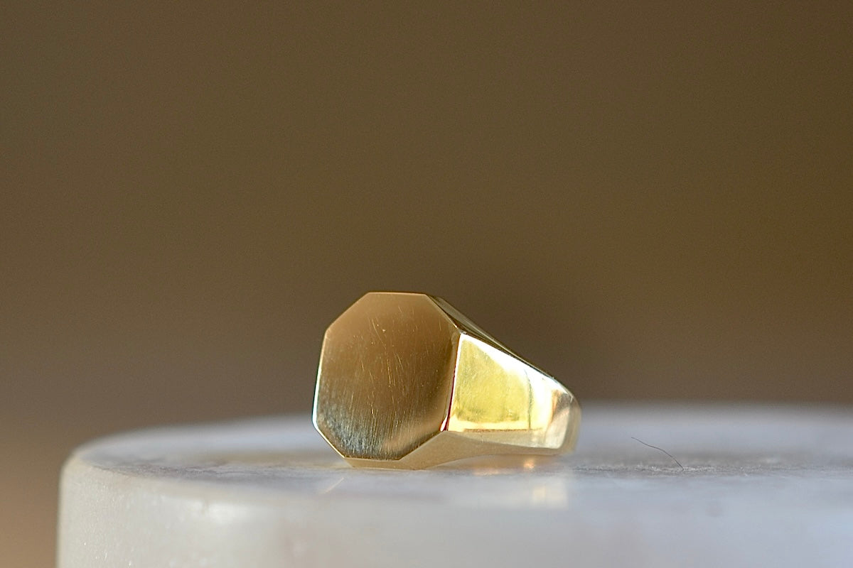 Octagonal Reflection Signet Ring - Vintage Style Silver Signet Ring for Men & Women - Perfect for Gifts, Weddings, and Everyday Wear