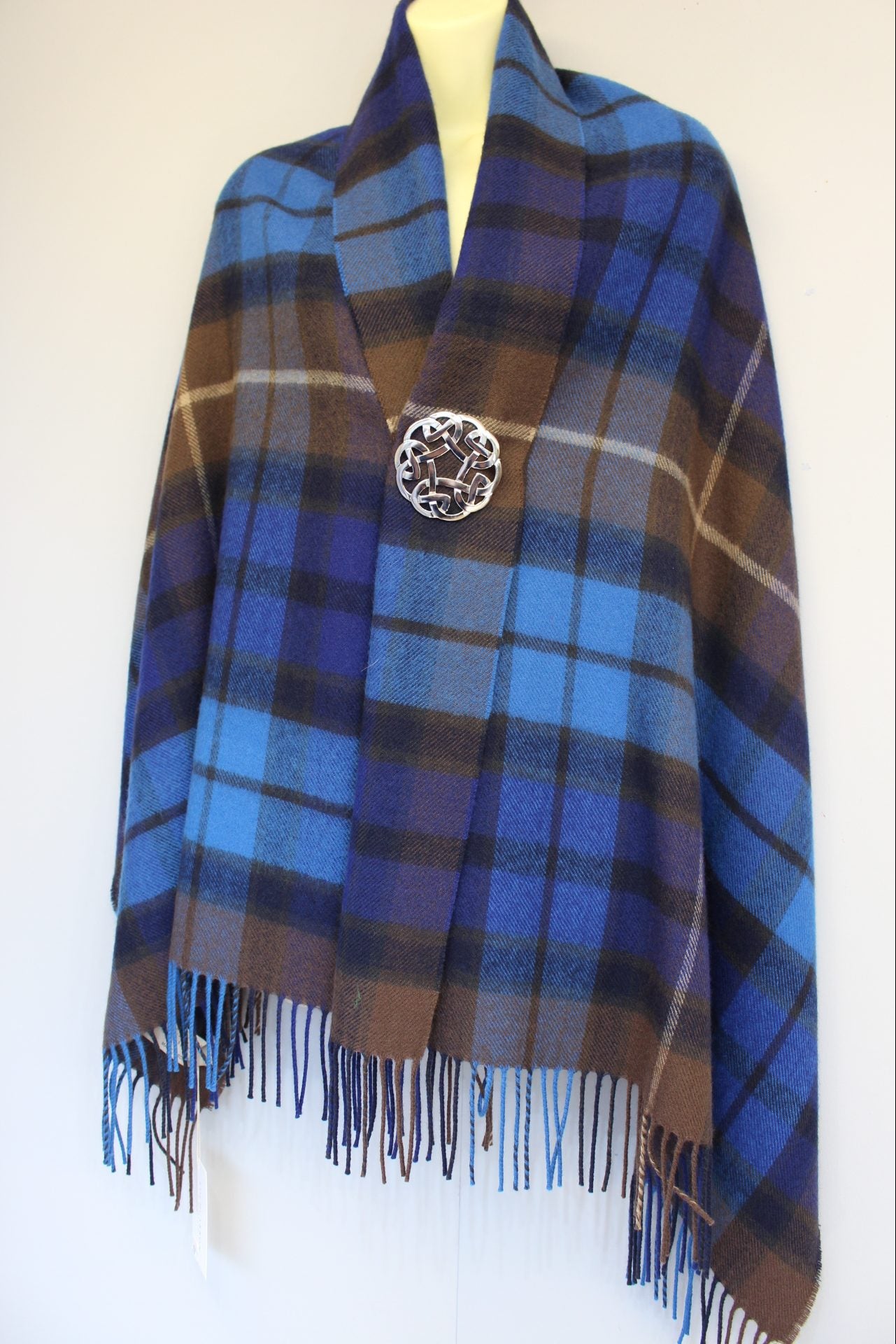 Premium Lambswool Stole by Lochcarron - Soft & Warm Winter Shawl for Women & Men - Perfect for Cold Weather, Travel & Gift Giving